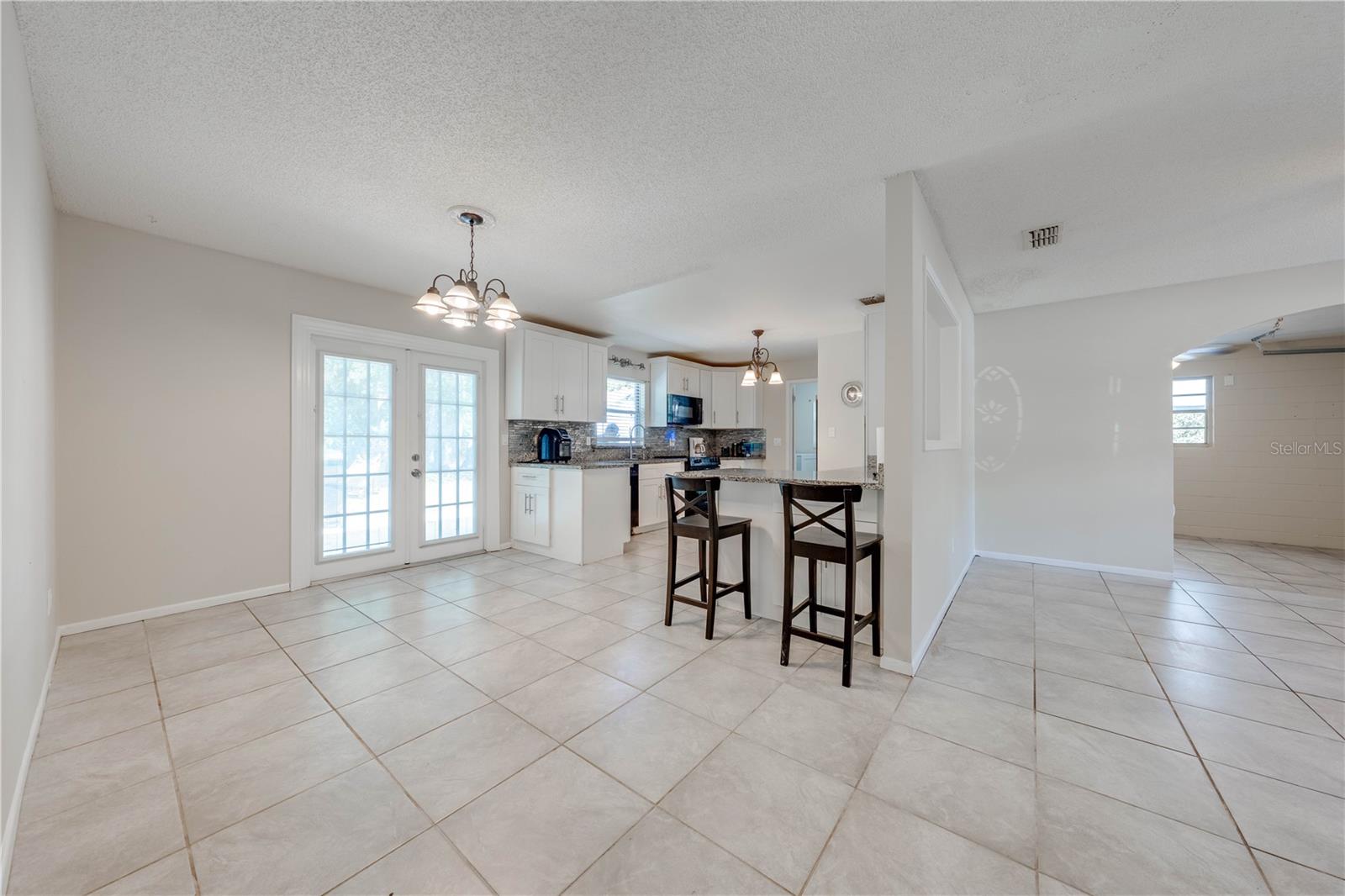 412 NOYA LN
