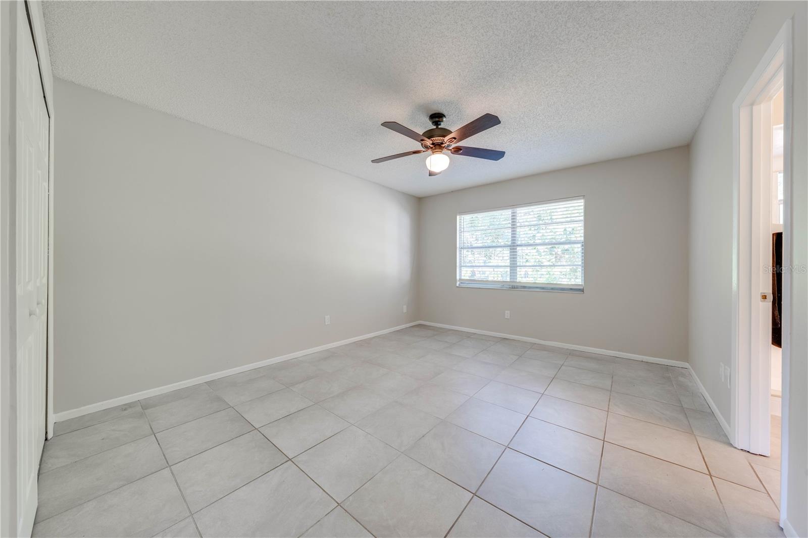 412 NOYA LN