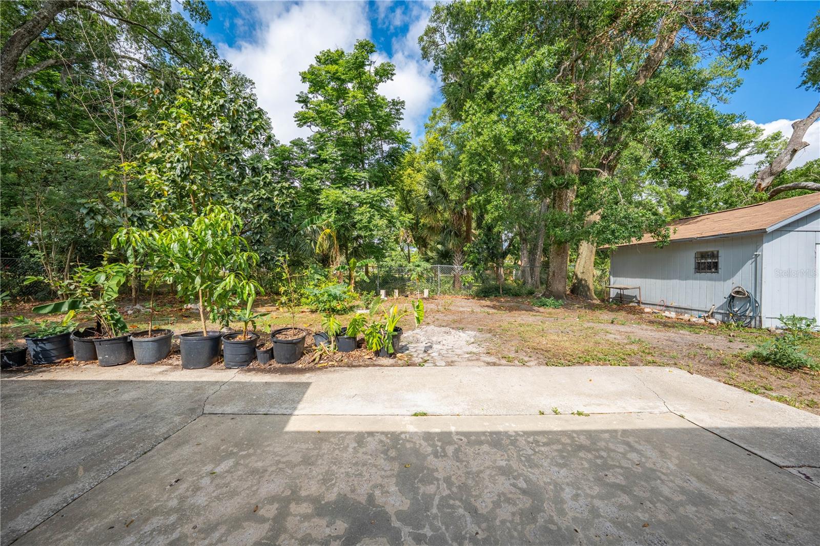 412 NOYA LN