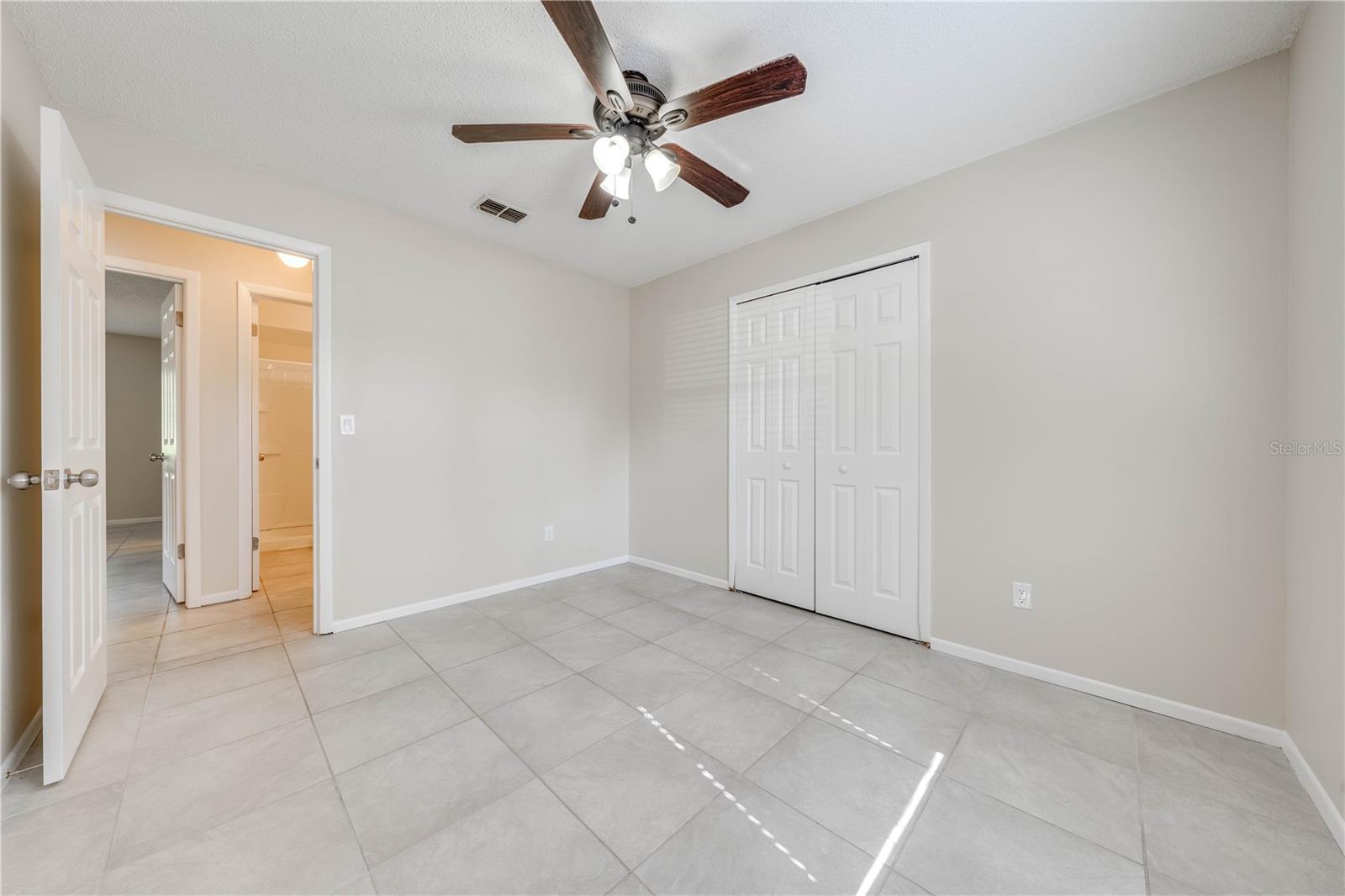 412 NOYA LN