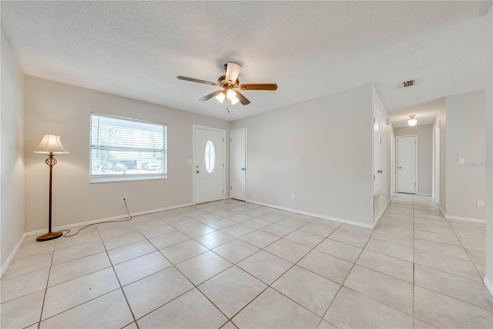 412 NOYA LN