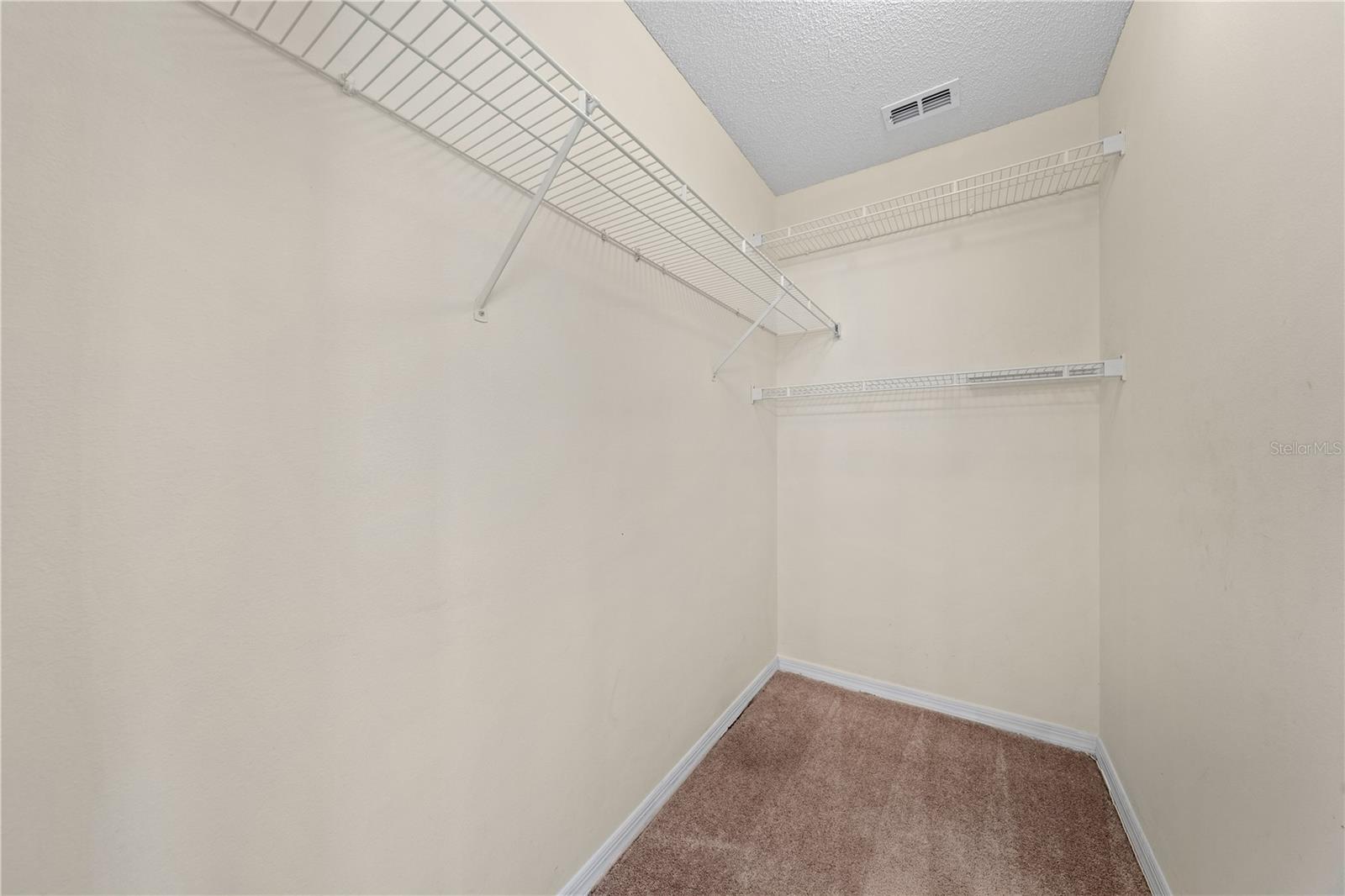 3893 BLACKBERRY CIR