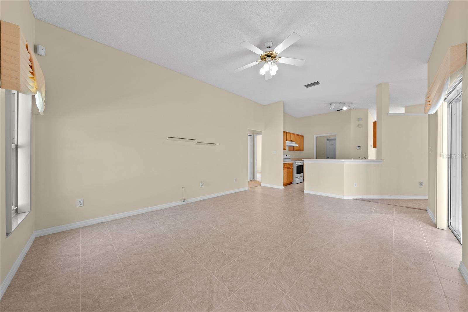 3893 BLACKBERRY CIR