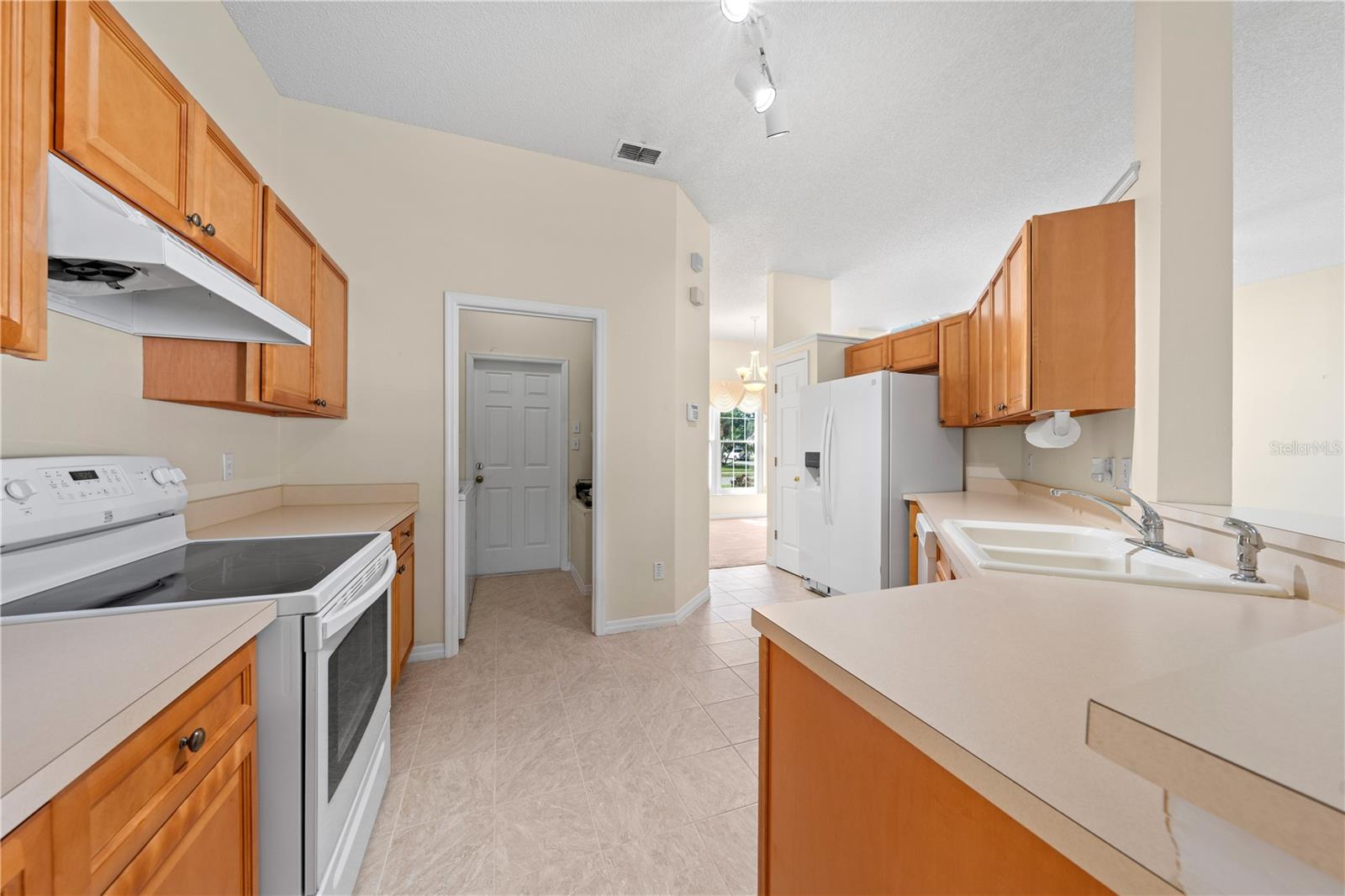 3893 BLACKBERRY CIR