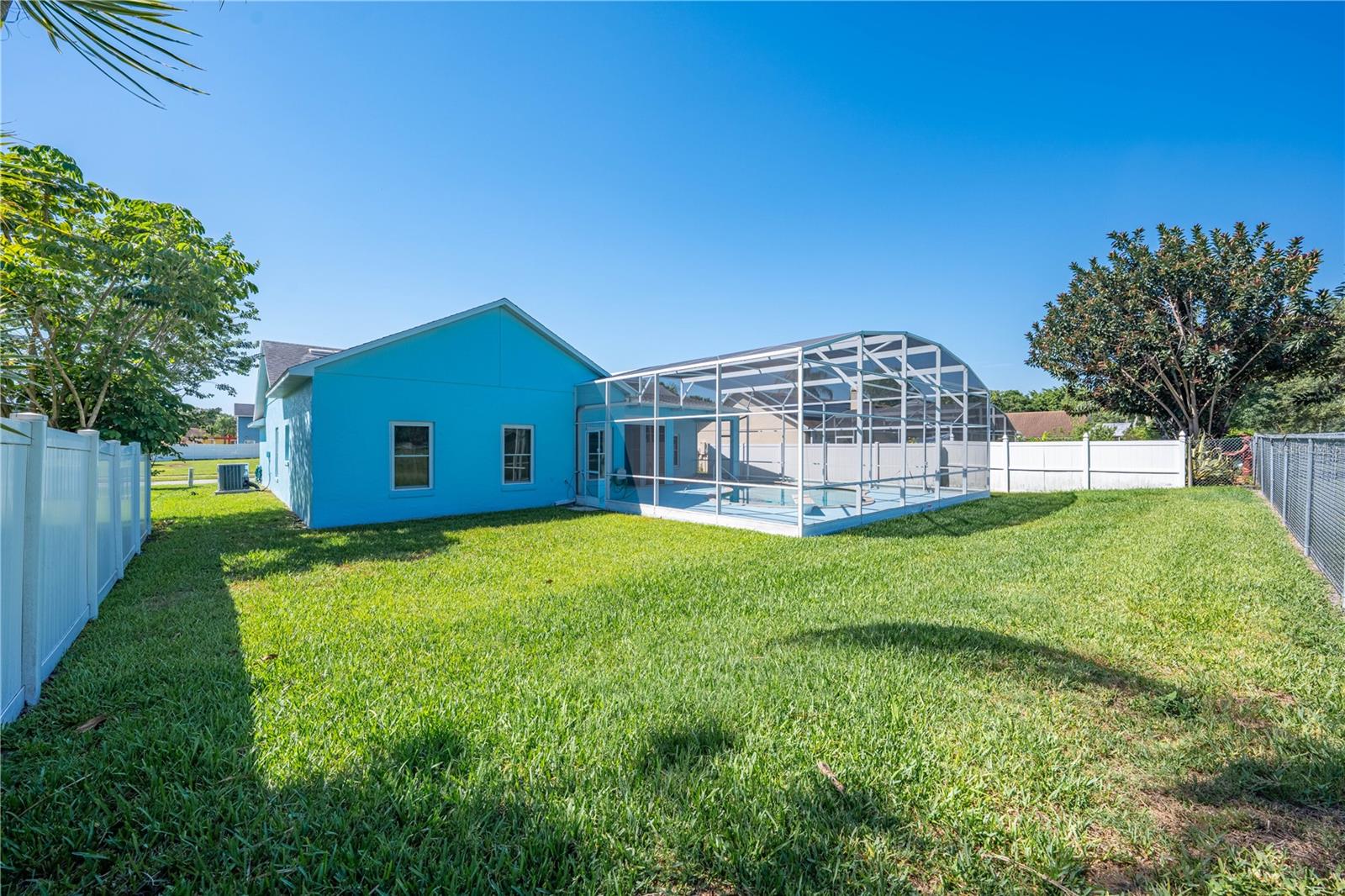 3893 BLACKBERRY CIR