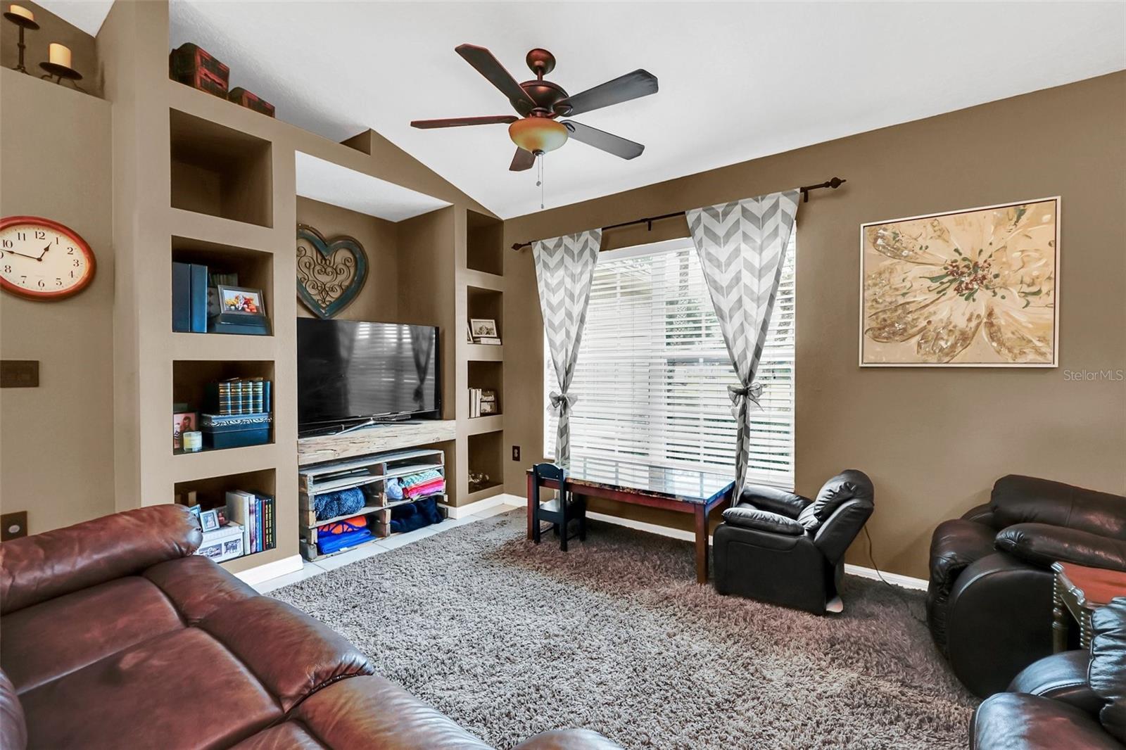 4828 JEANETTE CT