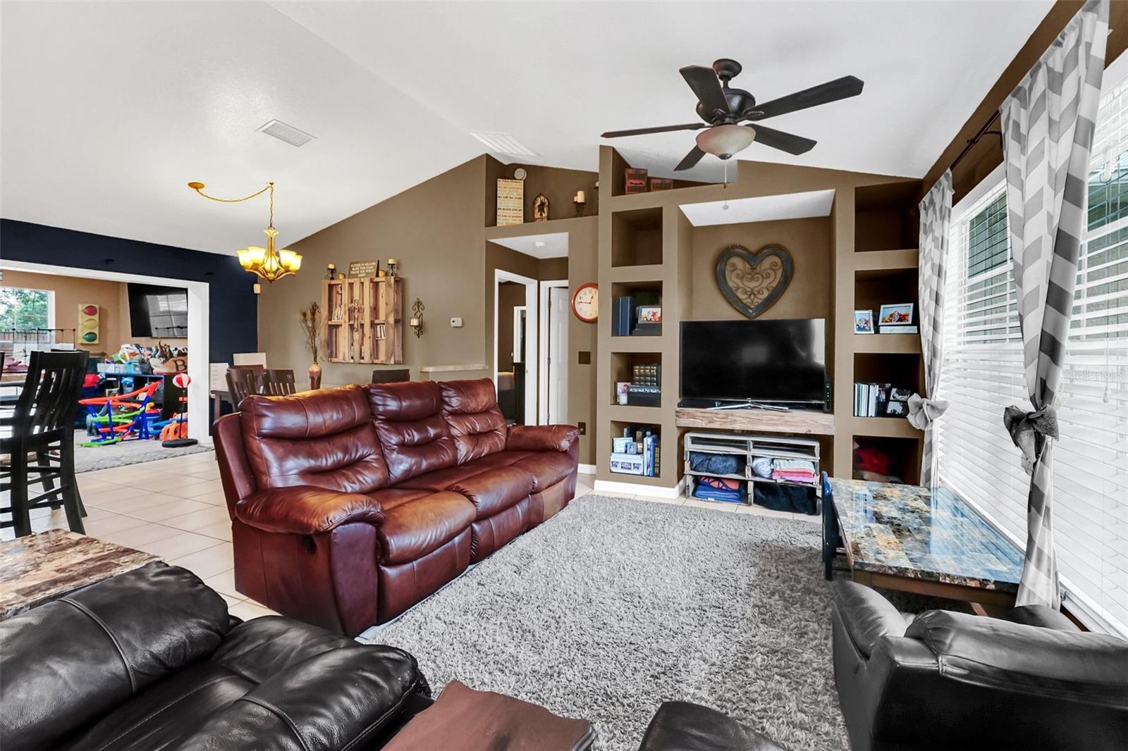 4828 JEANETTE CT