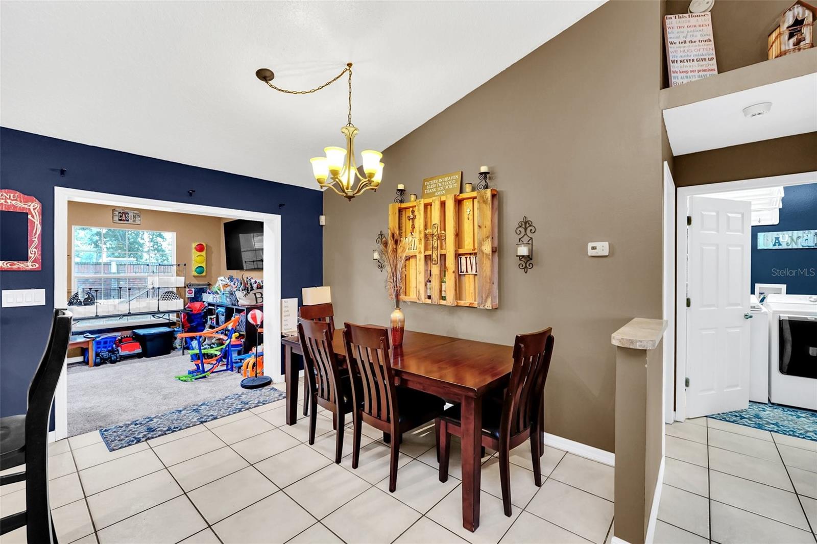 4828 JEANETTE CT