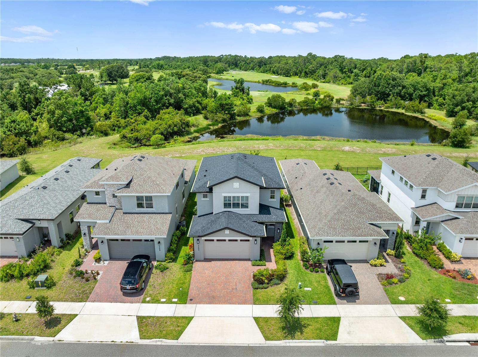 3204 OXBOW CT