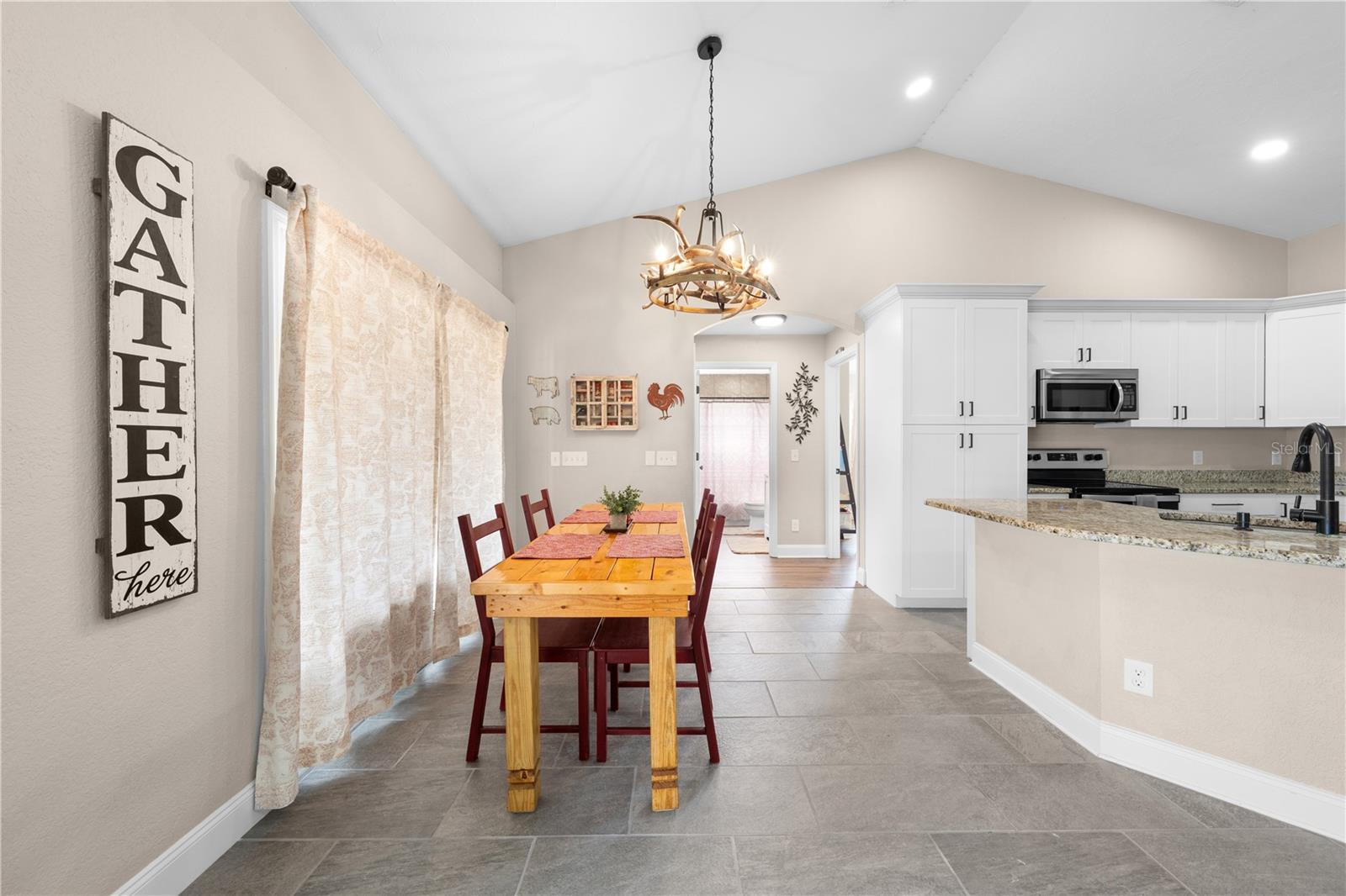1811 LOST LAKE CT