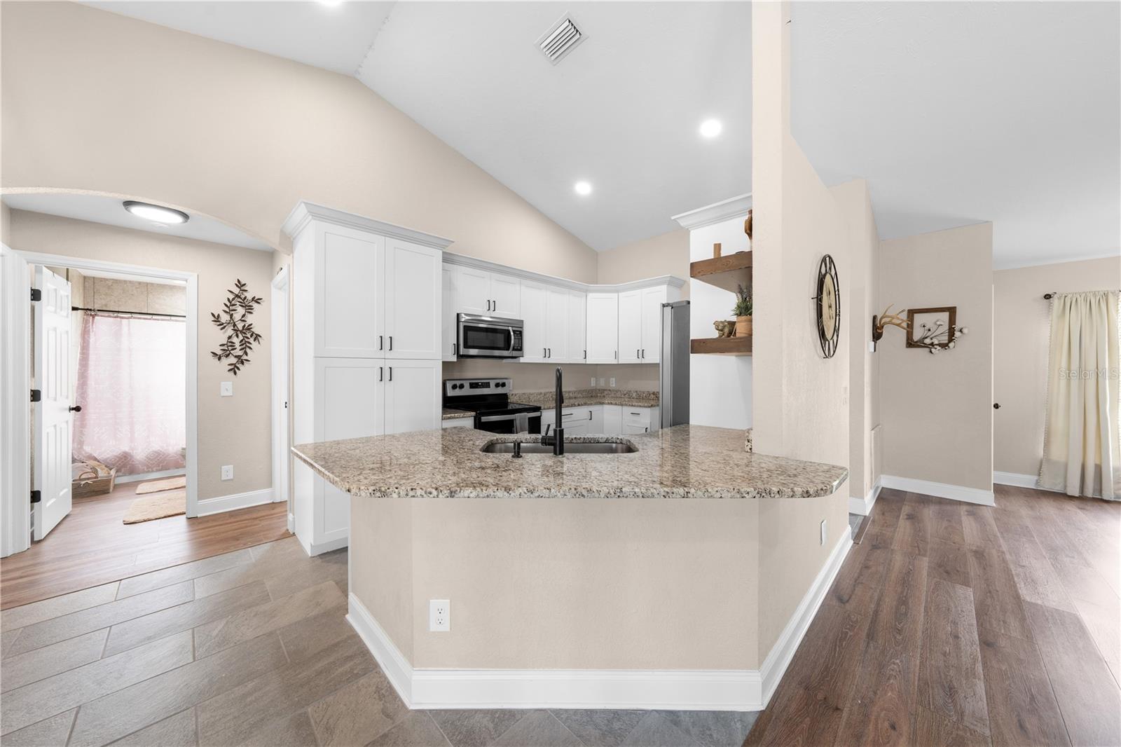 1811 LOST LAKE CT