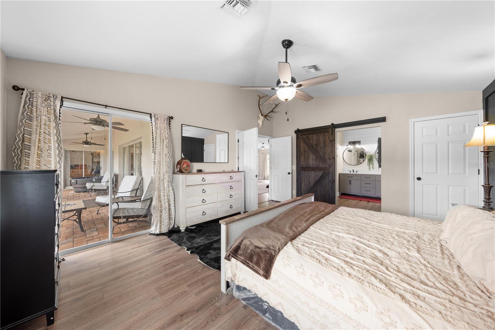 1811 LOST LAKE CT