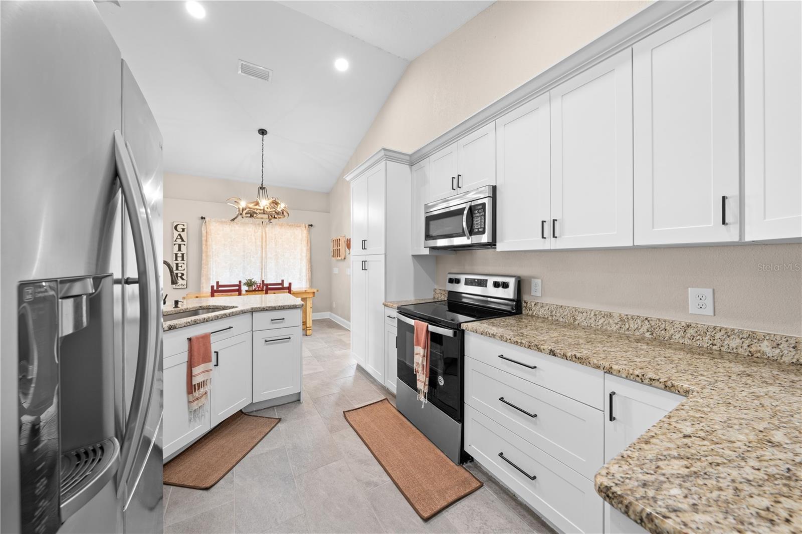 1811 LOST LAKE CT