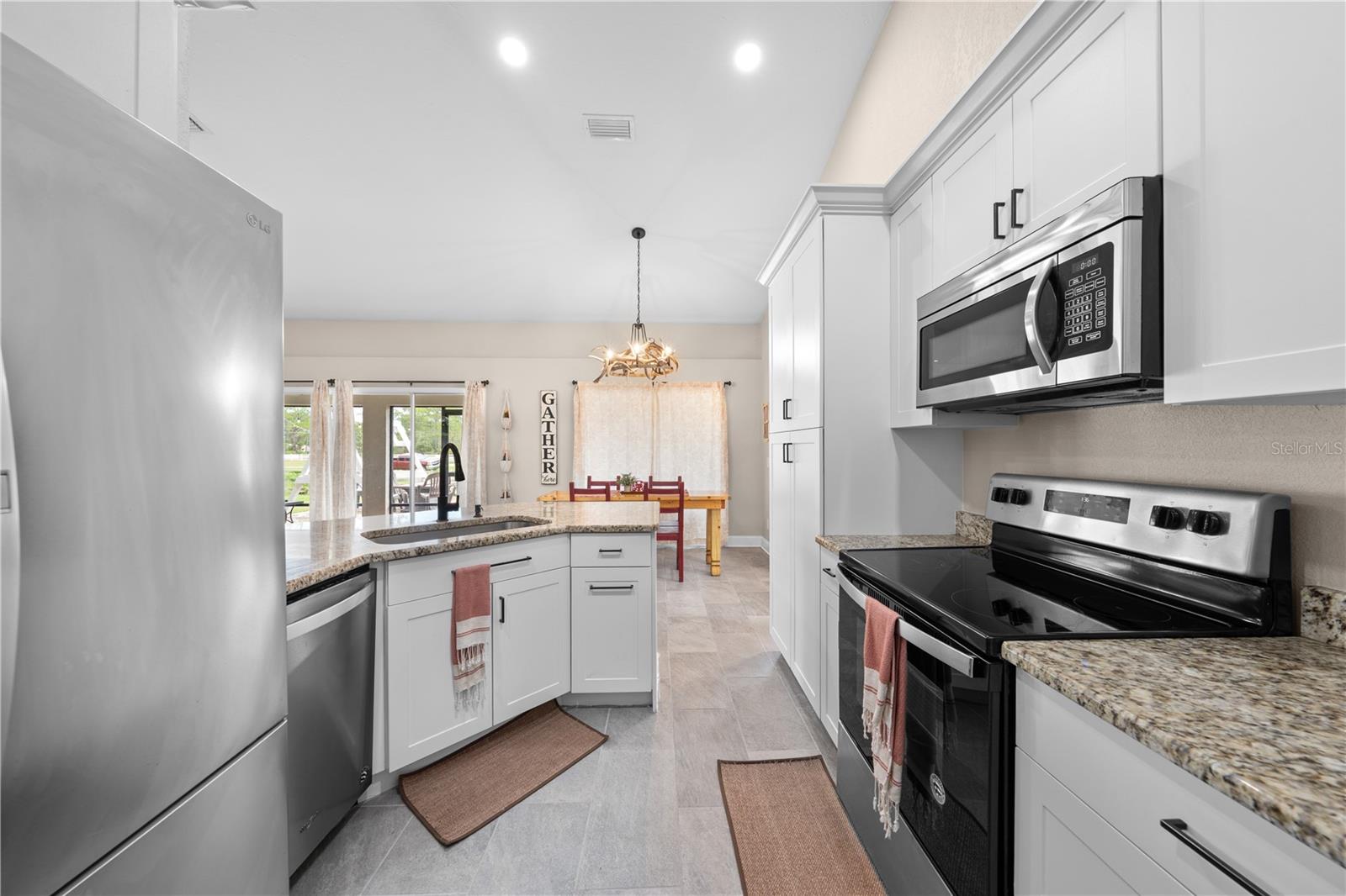 1811 LOST LAKE CT
