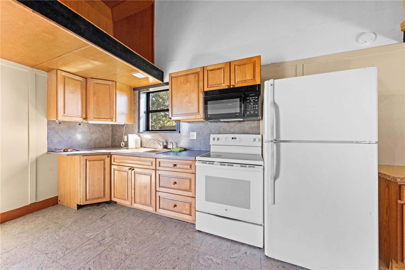 3936 LAKEVIEW ACRES RD