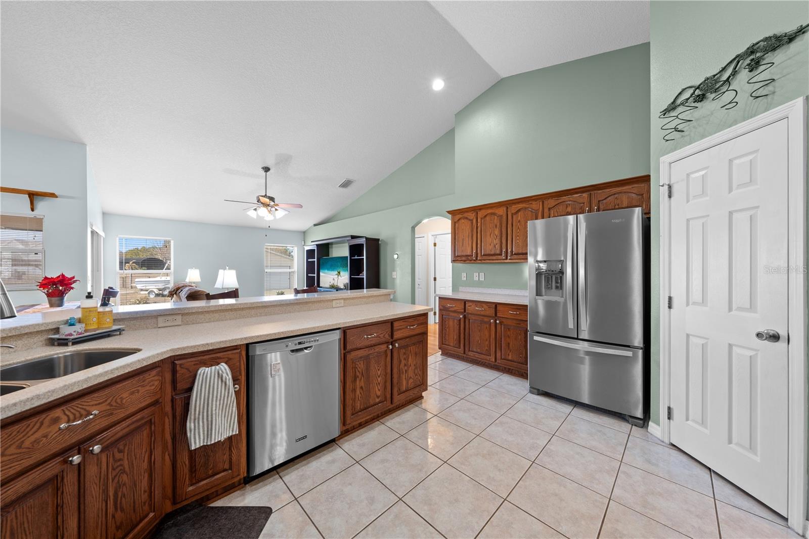 6351 OAK SHORE DR #DRIVE