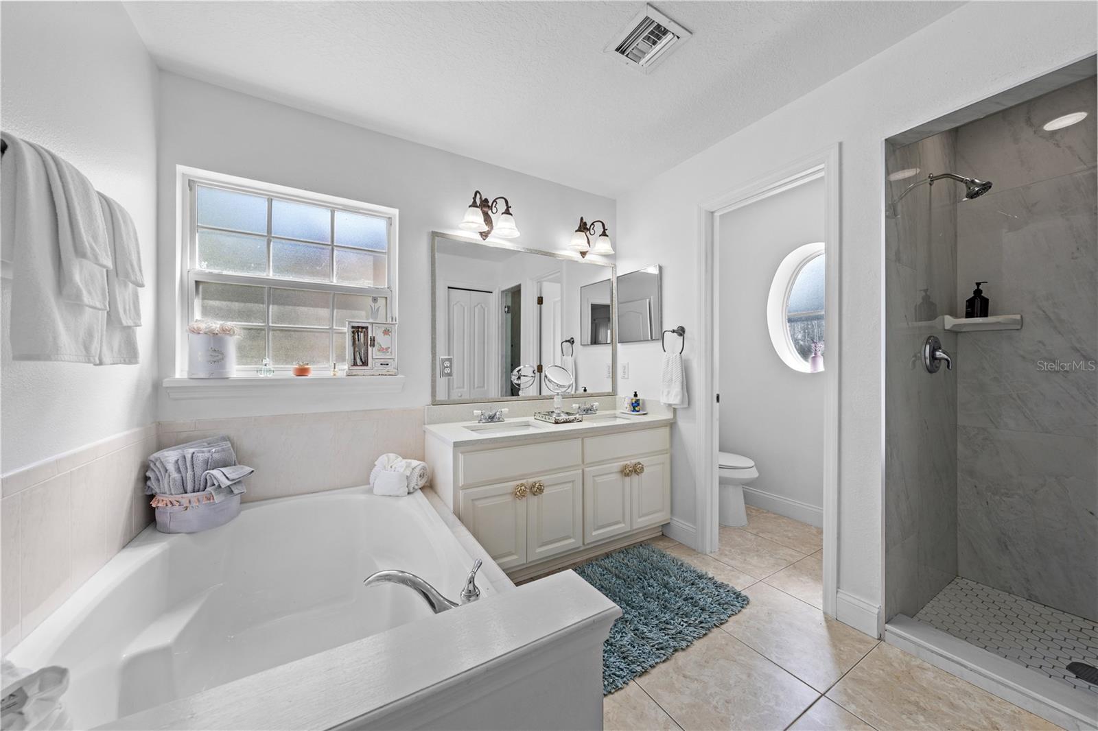 6409 SHORELINE
