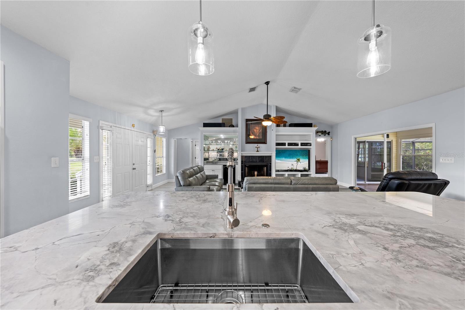 6935 BIG BEND DR