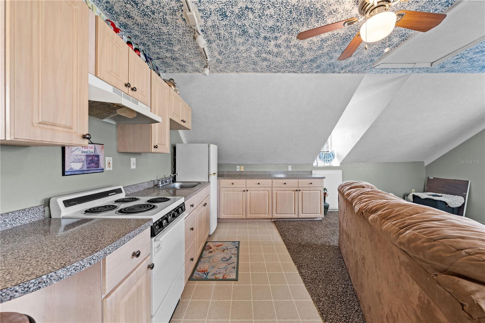 6935 BIG BEND DR