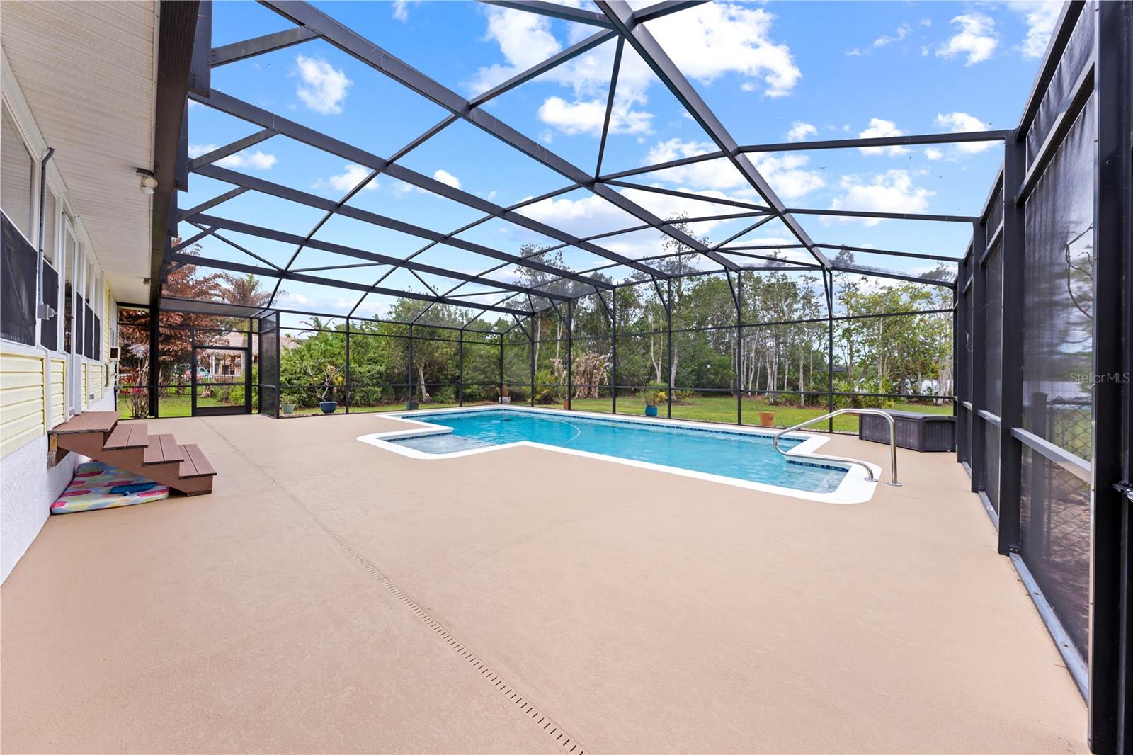 6935 BIG BEND DR