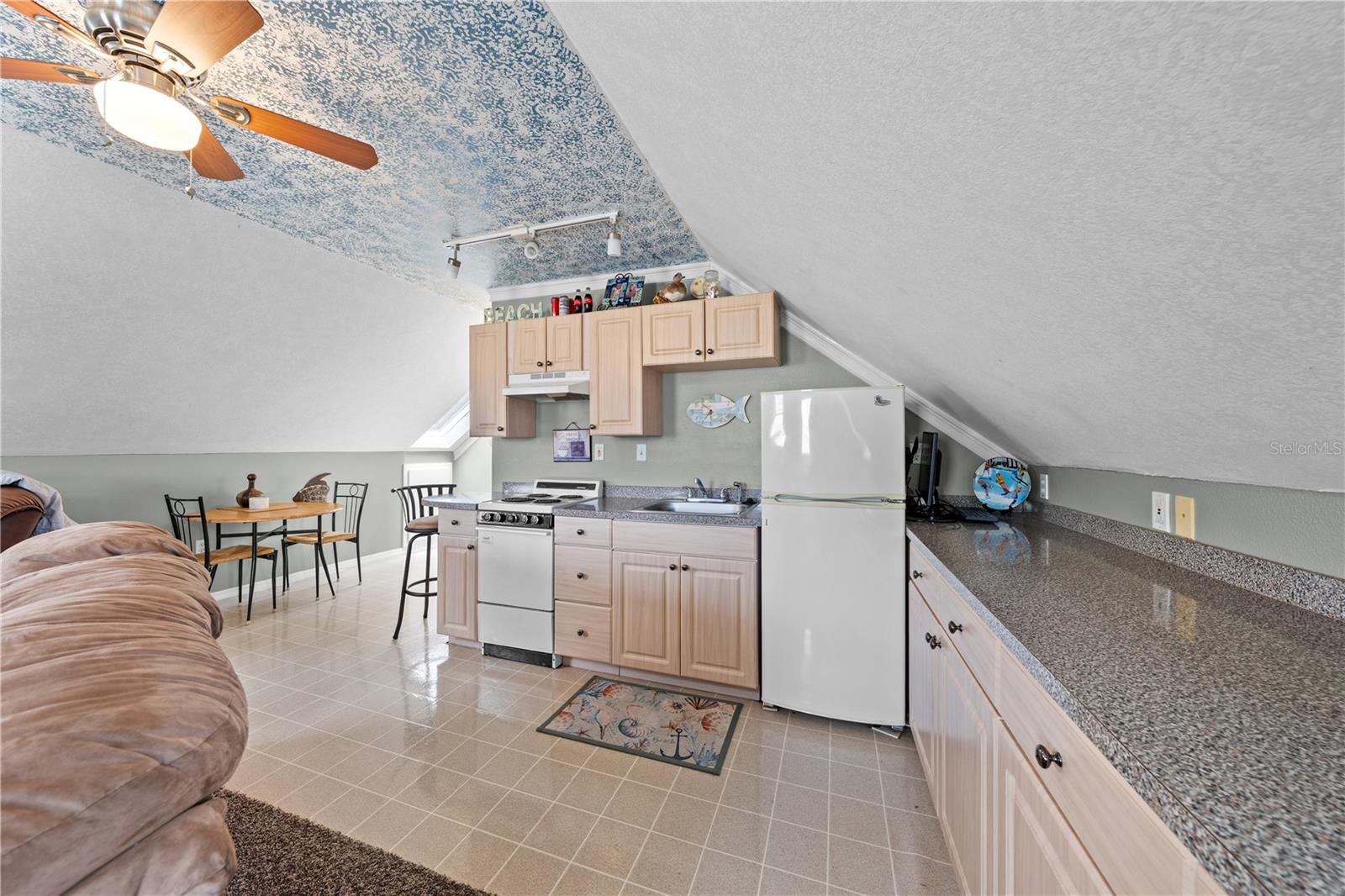 6935 BIG BEND DR