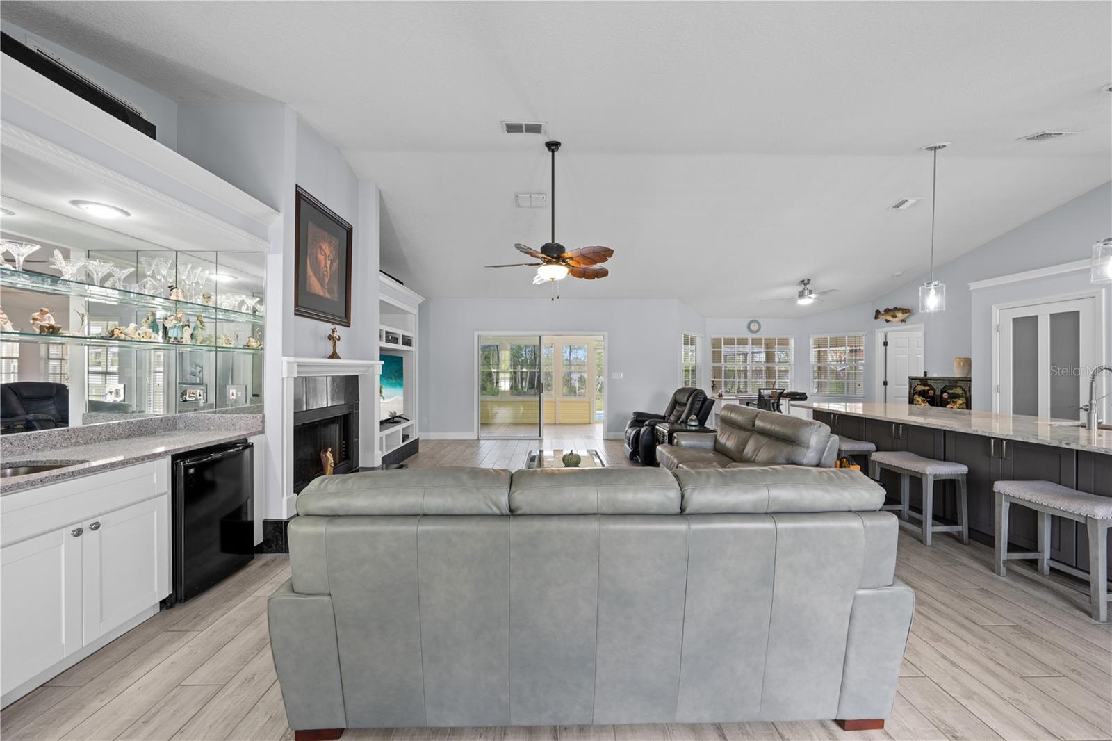 6935 BIG BEND DR