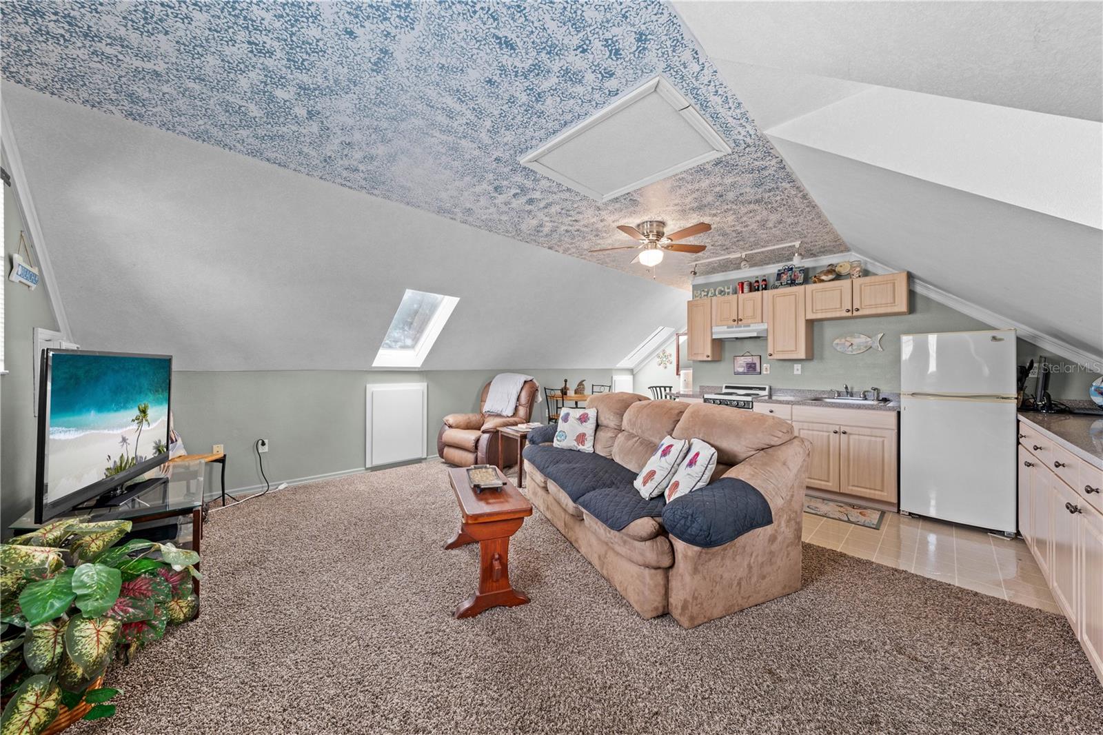 6935 BIG BEND DR