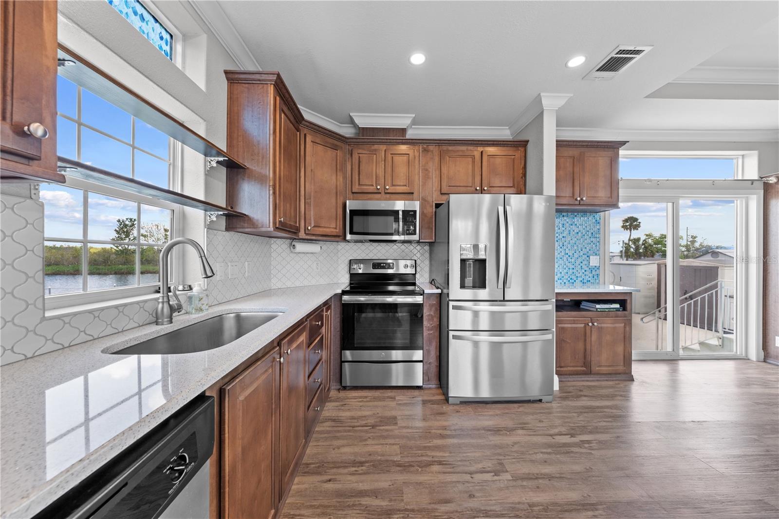 1315 PINE ISLAND DR N