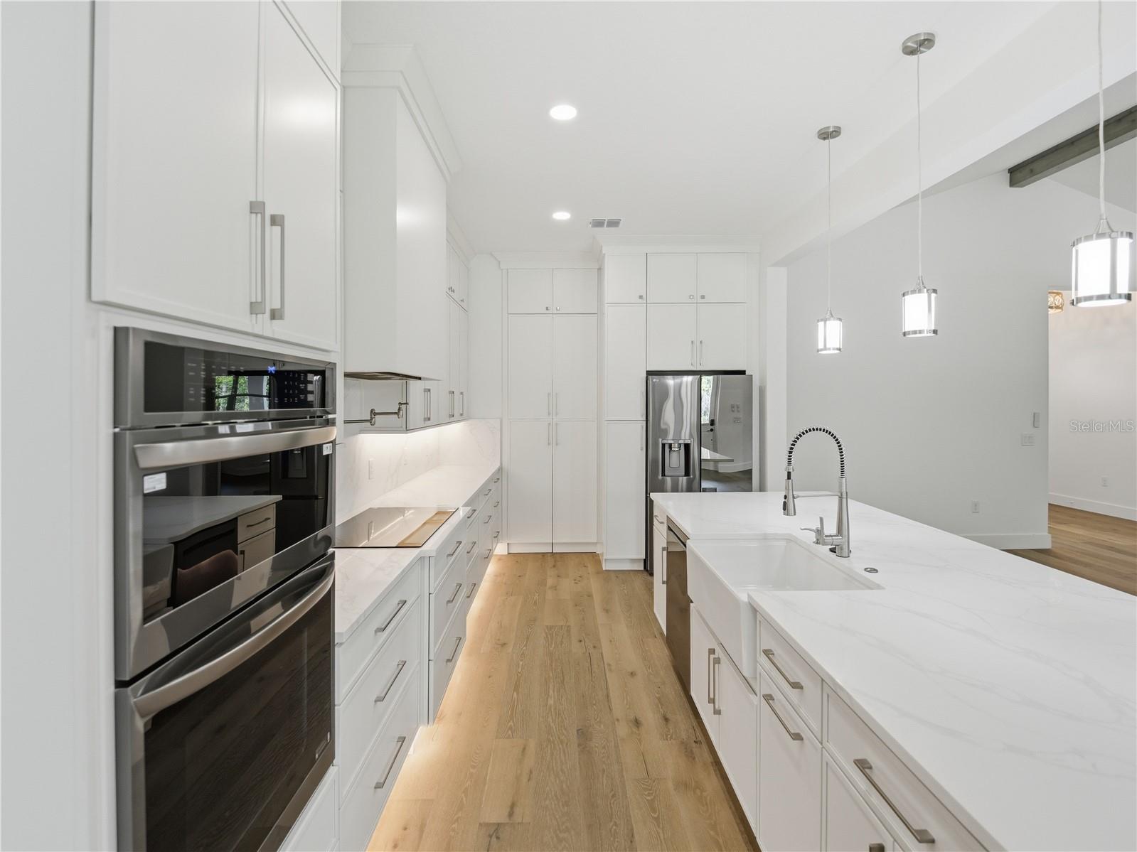 4256 LA SALLE AVE