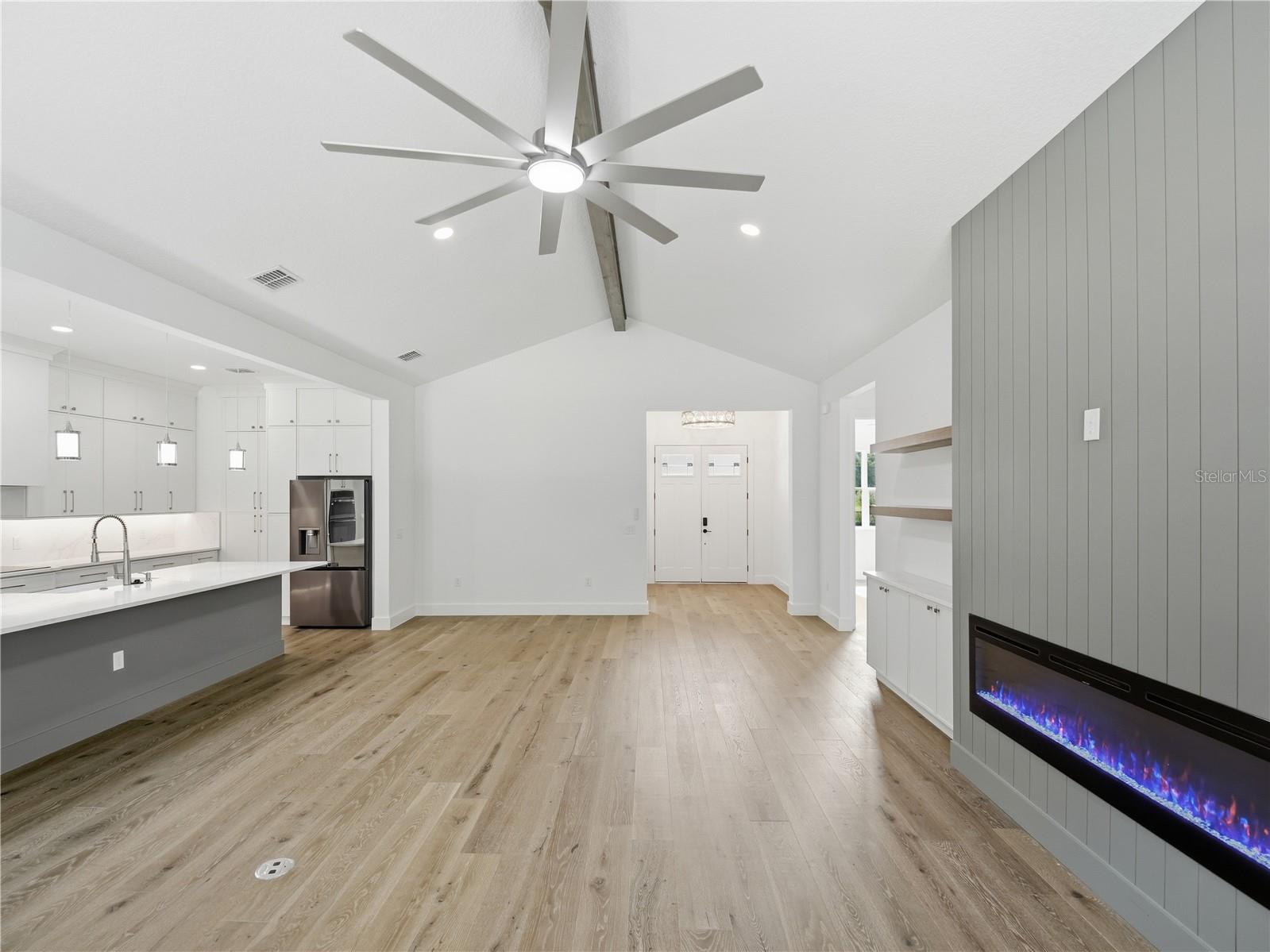 4256 LA SALLE AVE
