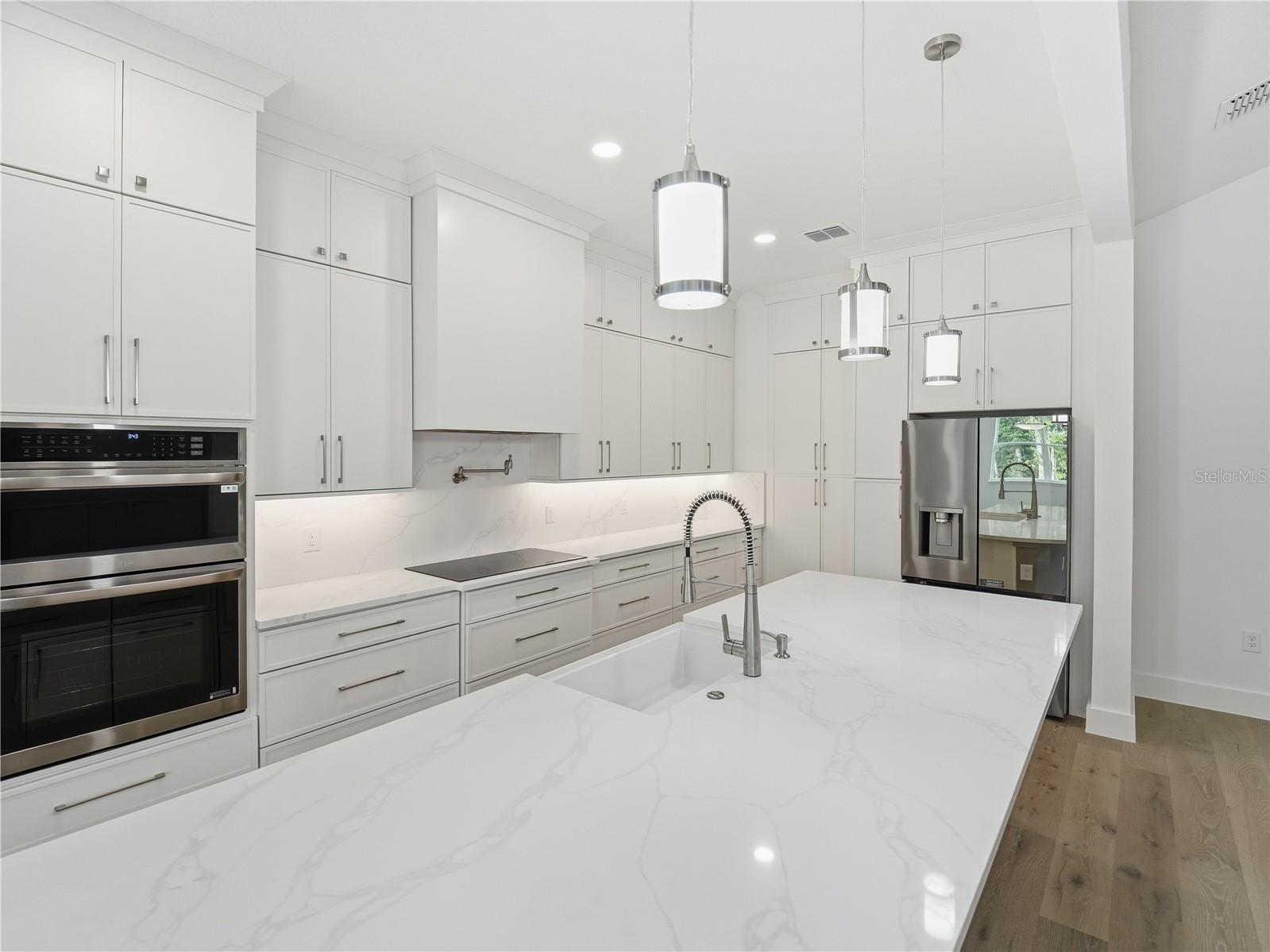 4256 LA SALLE AVE