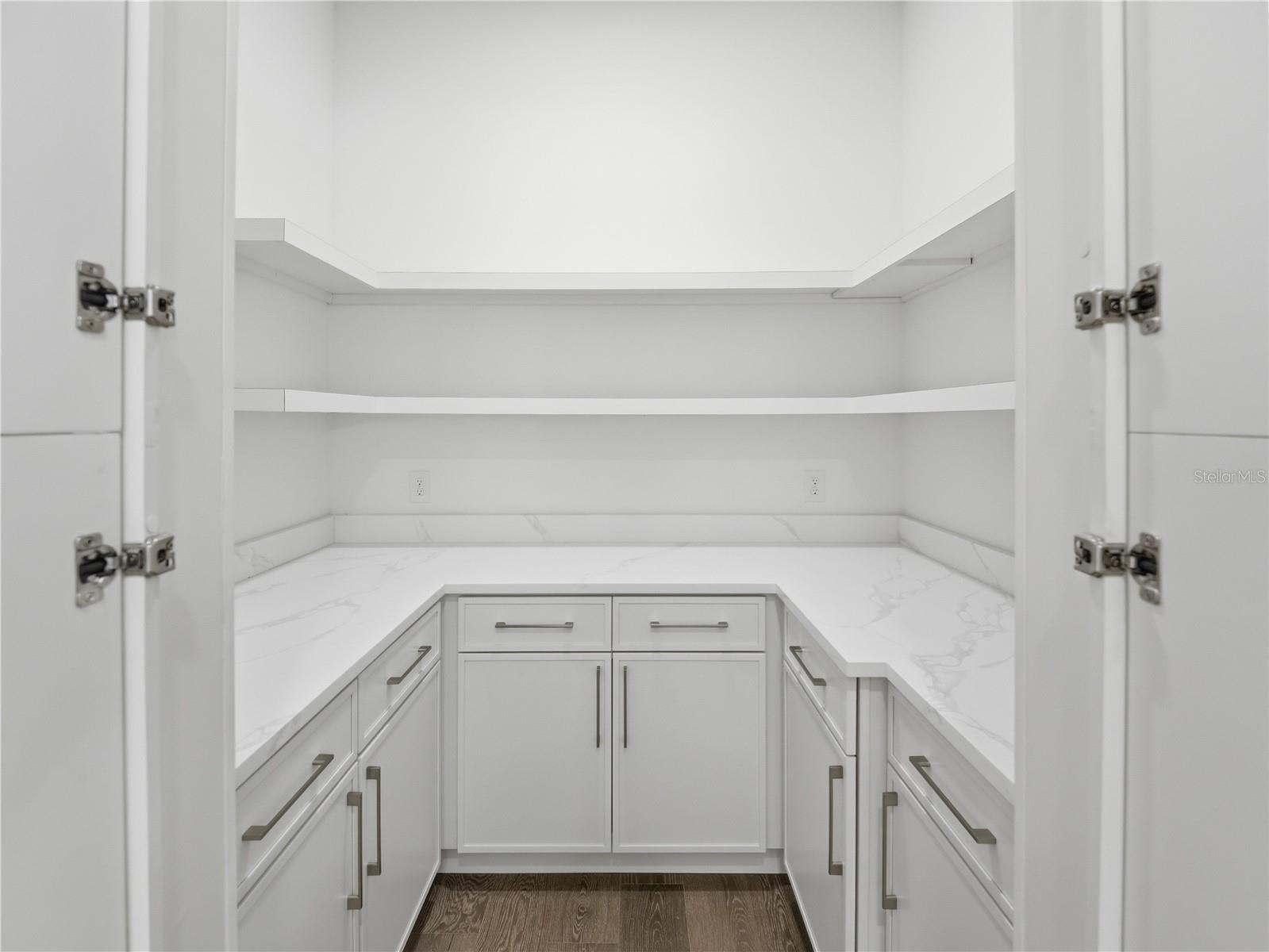 4256 LA SALLE AVE