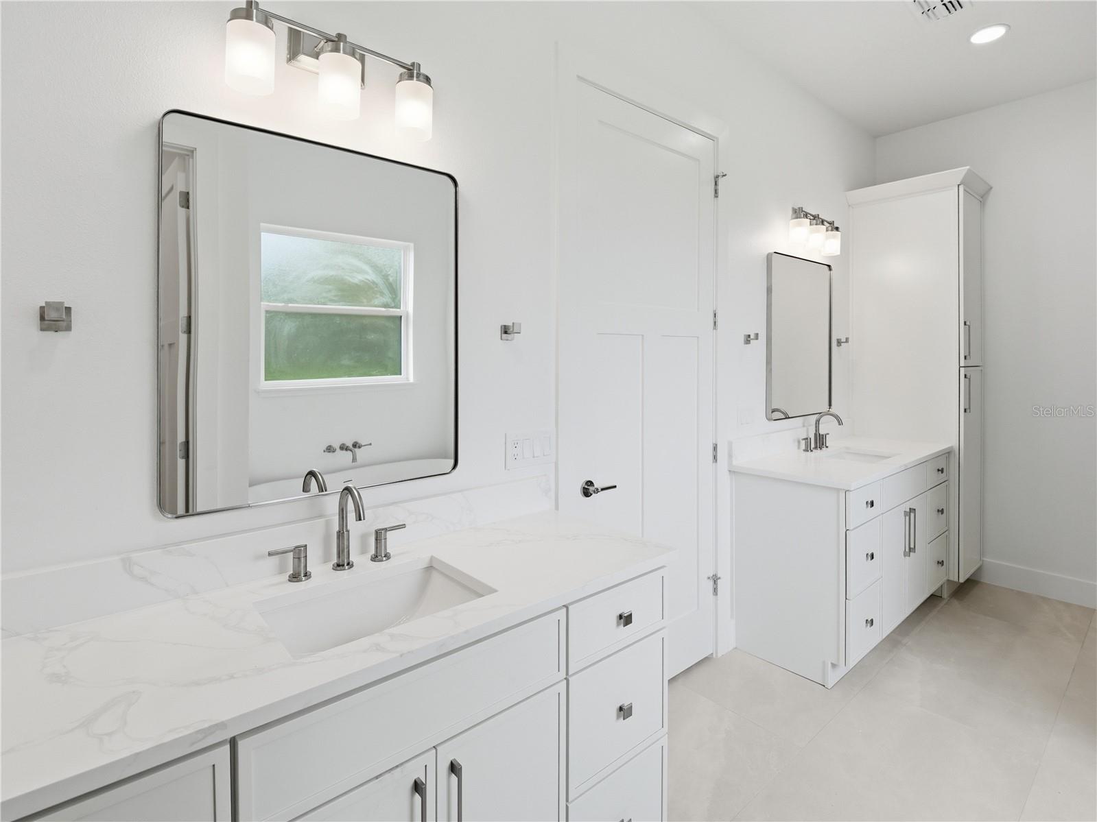 4256 LA SALLE AVE