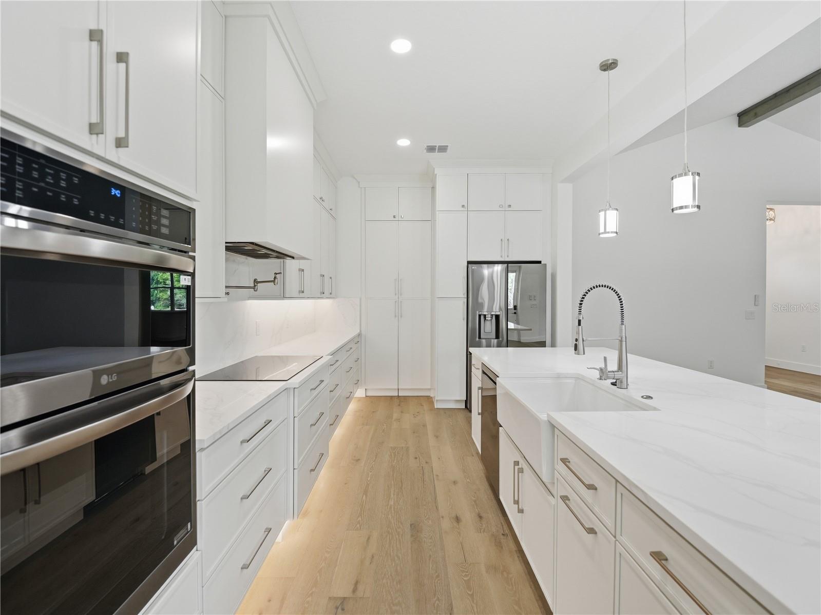 4256 LA SALLE AVE