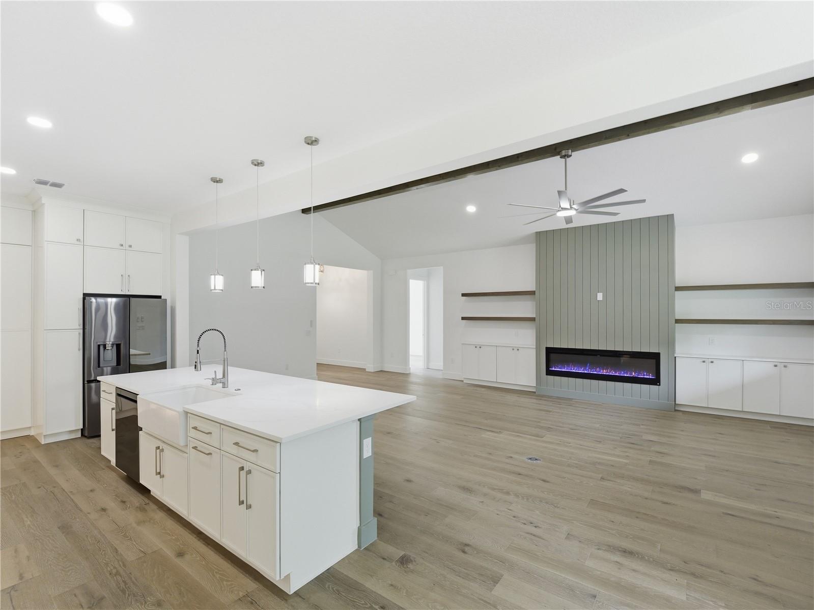 4256 LA SALLE AVE