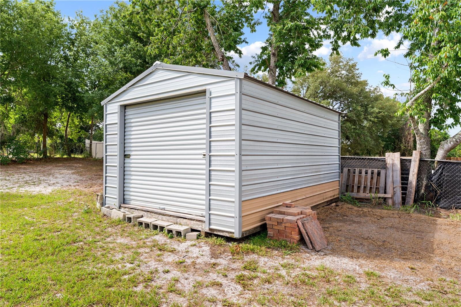 463 CHESTNUT CT