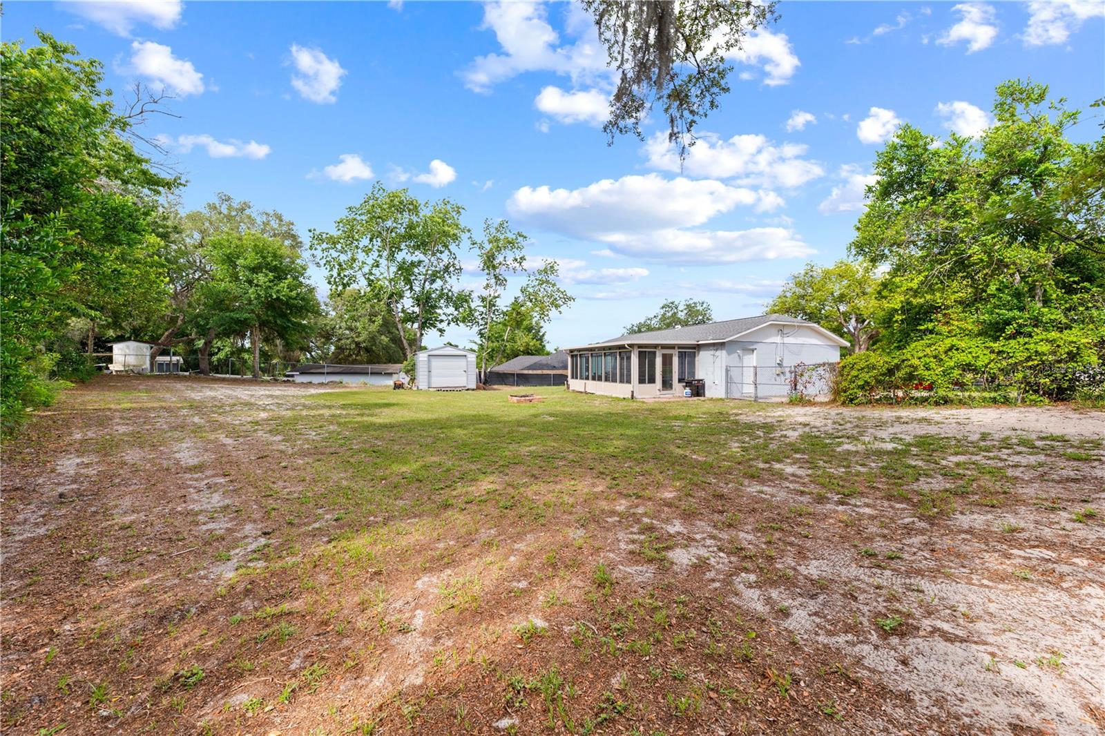 463 CHESTNUT CT
