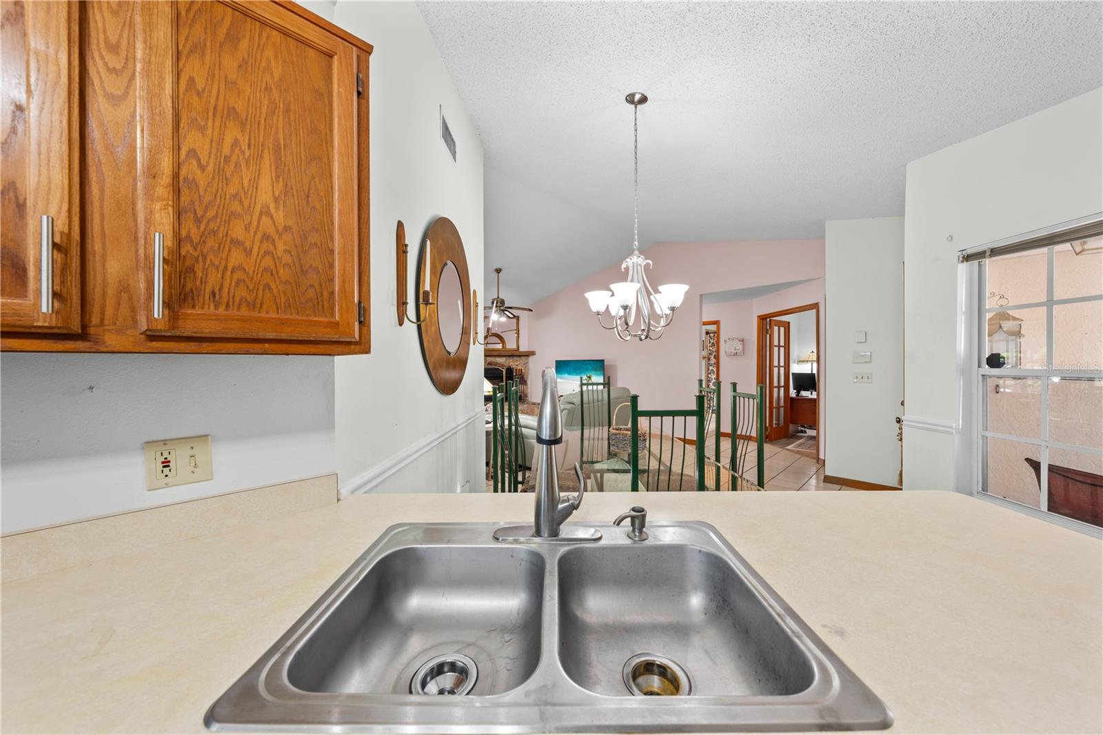 6369 BONNIE CT