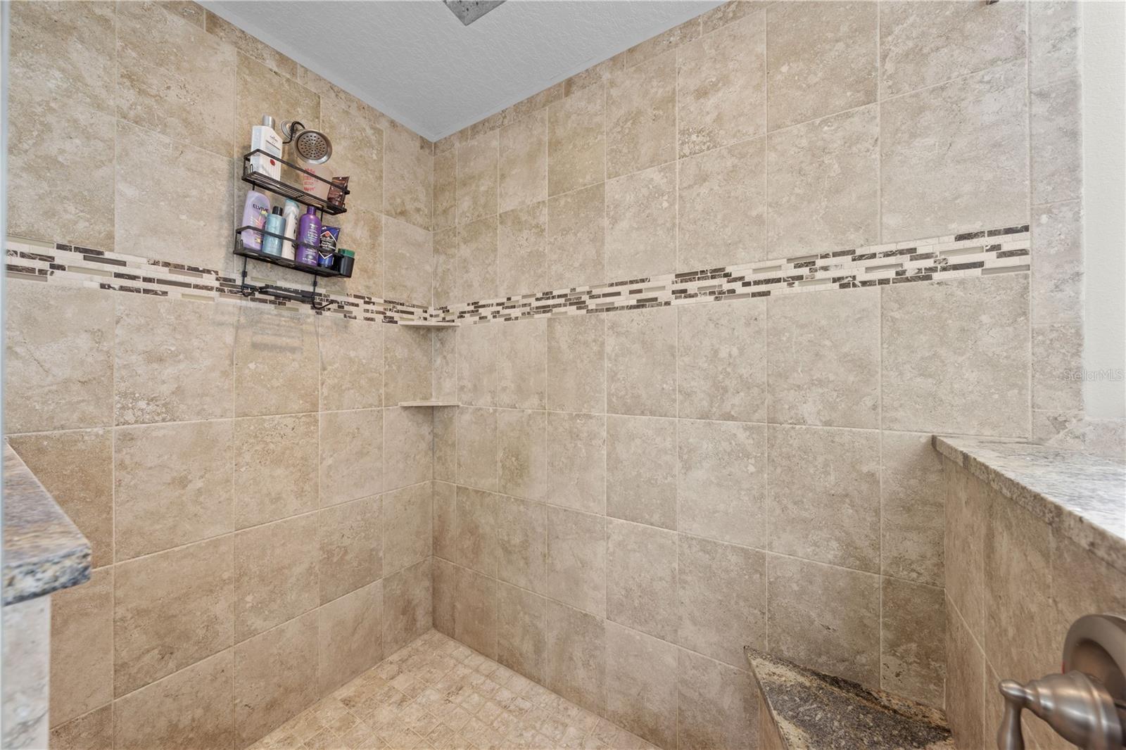 4664 HICKORY TREE LN