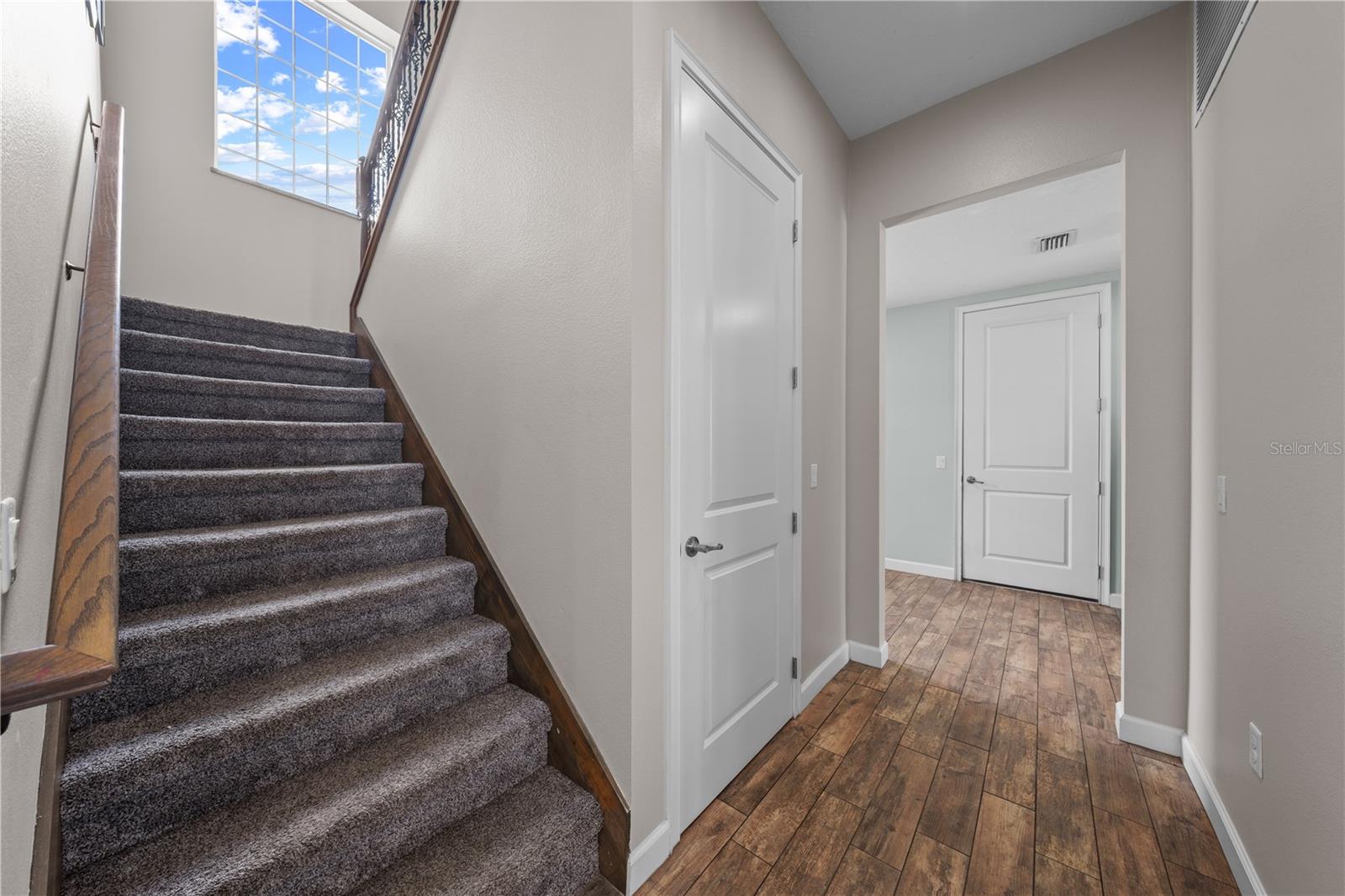 4664 HICKORY TREE LN