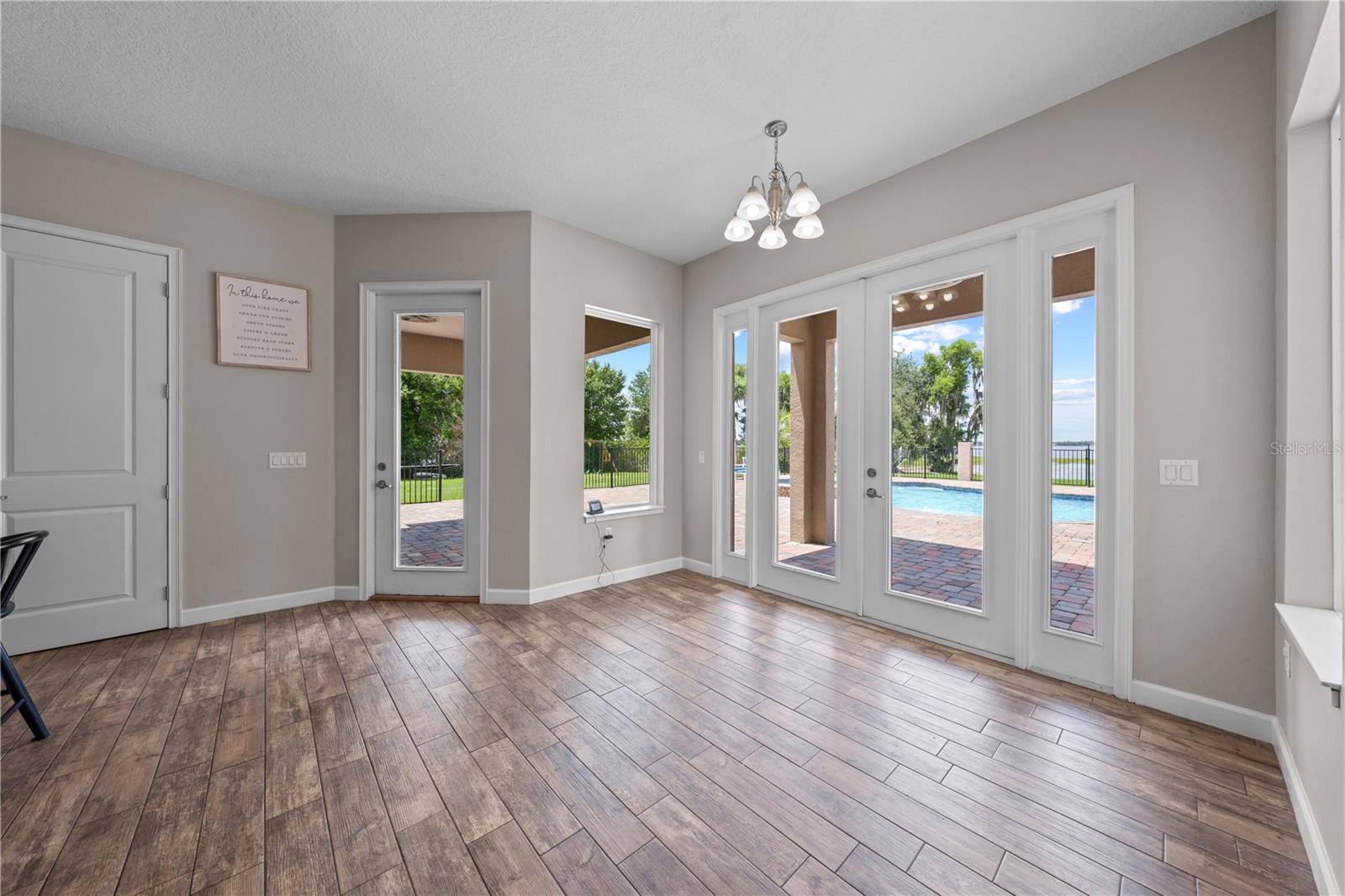 4664 HICKORY TREE LN