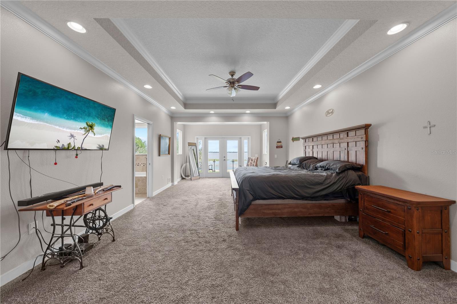 4664 HICKORY TREE LN