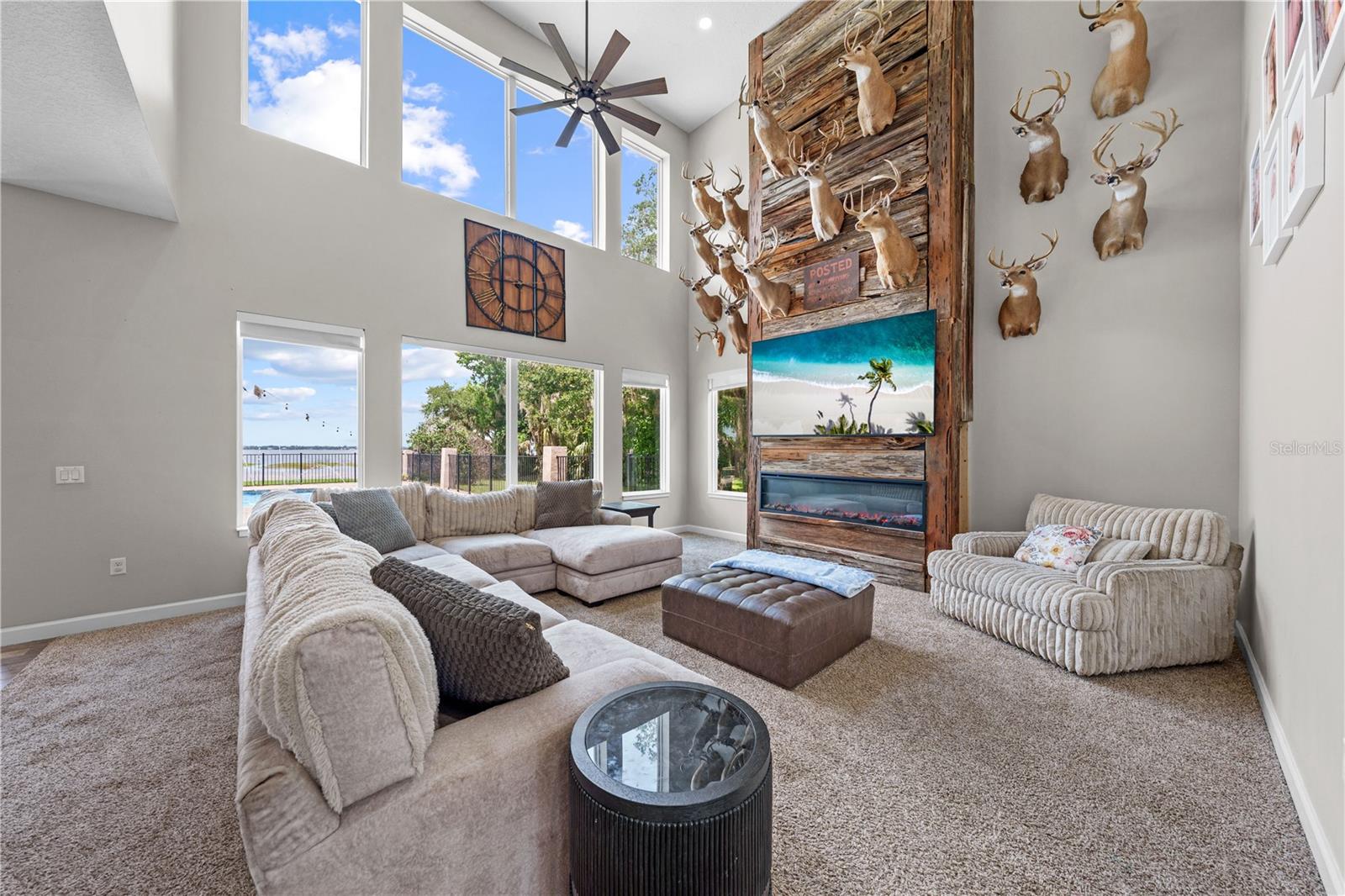 4664 HICKORY TREE LN
