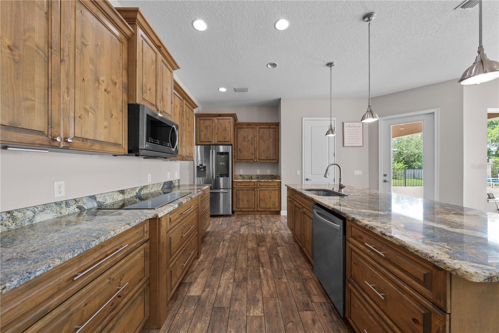4664 HICKORY TREE LN