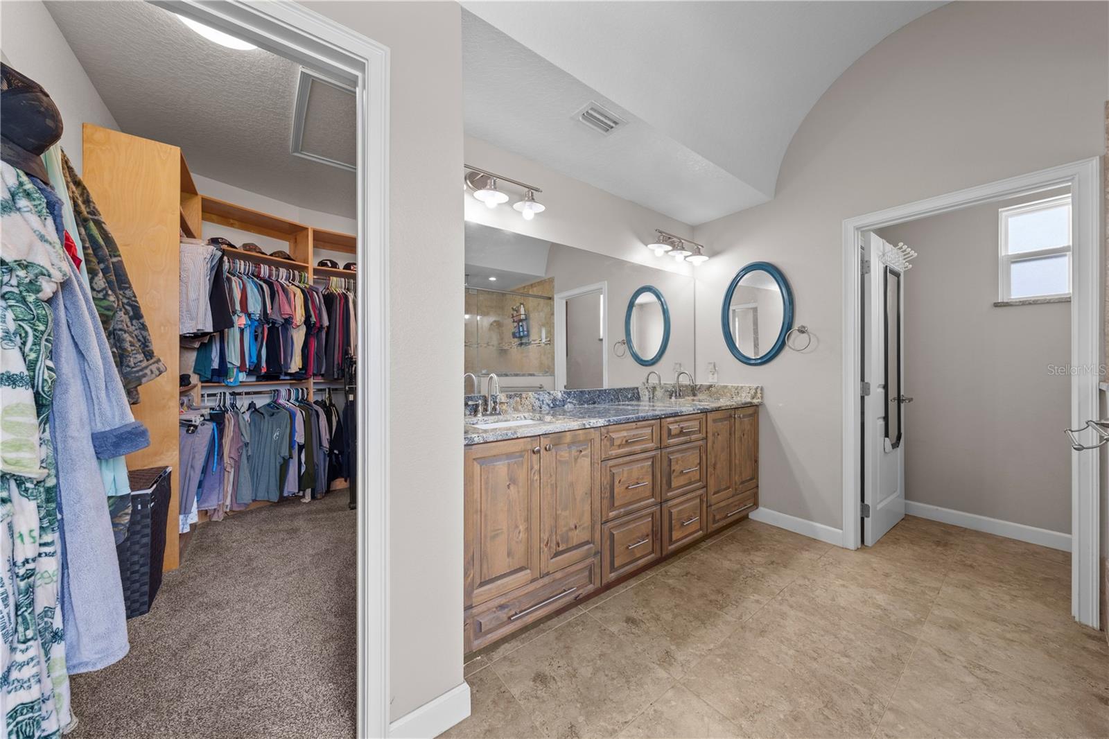 4664 HICKORY TREE LN