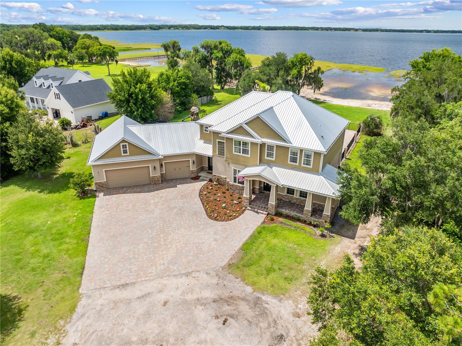 4664 HICKORY TREE LN