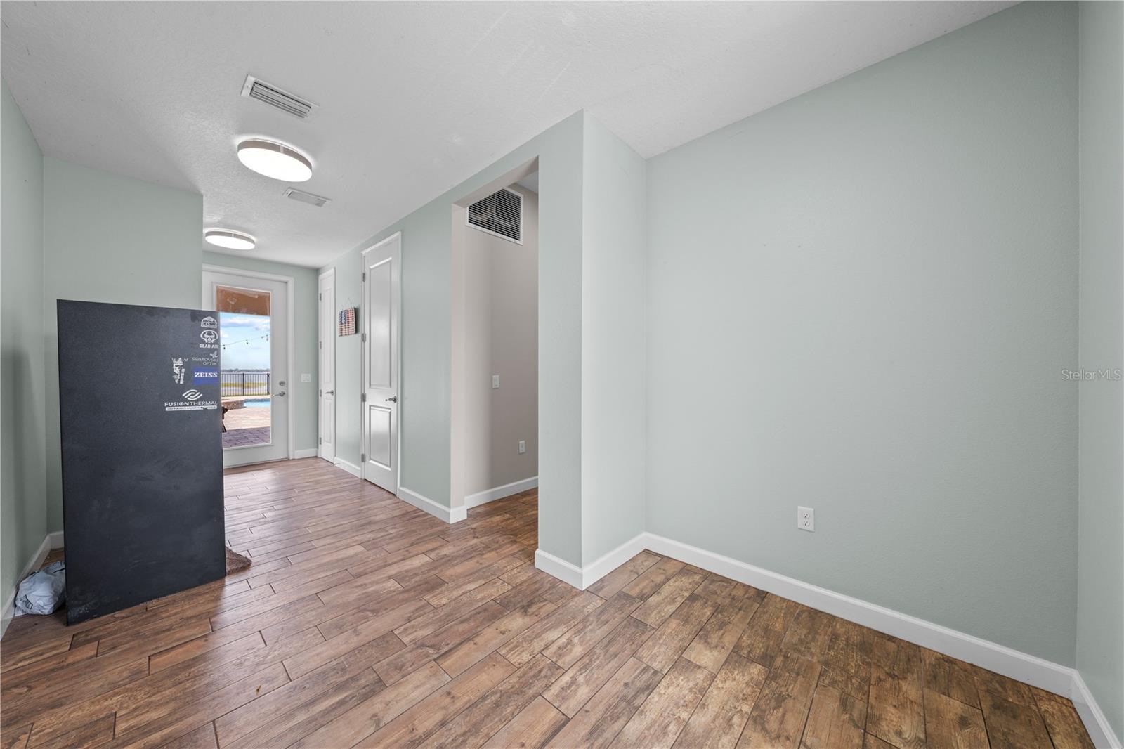 4664 HICKORY TREE LN