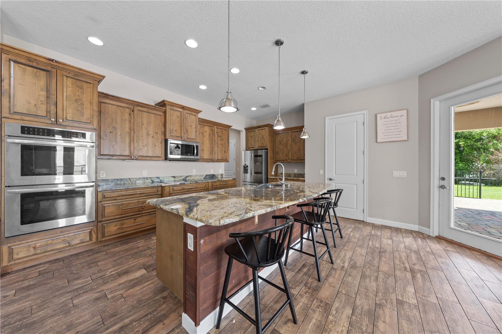 4664 HICKORY TREE LN