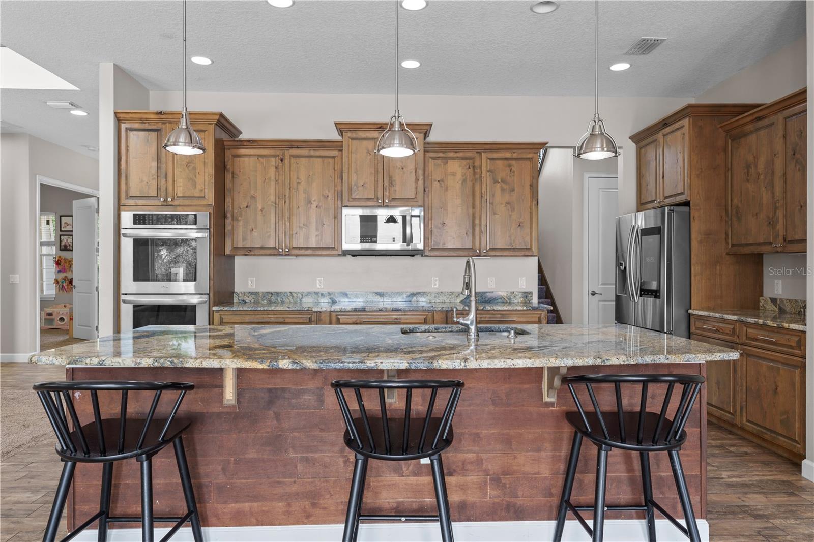4664 HICKORY TREE LN