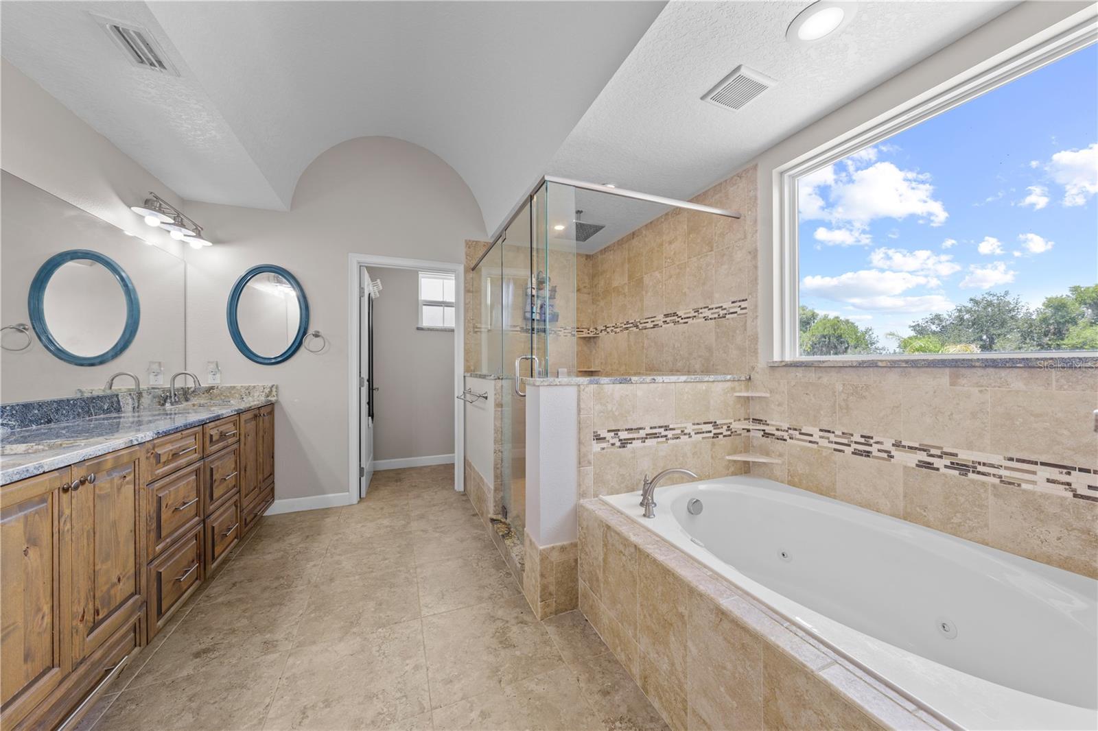 4664 HICKORY TREE LN